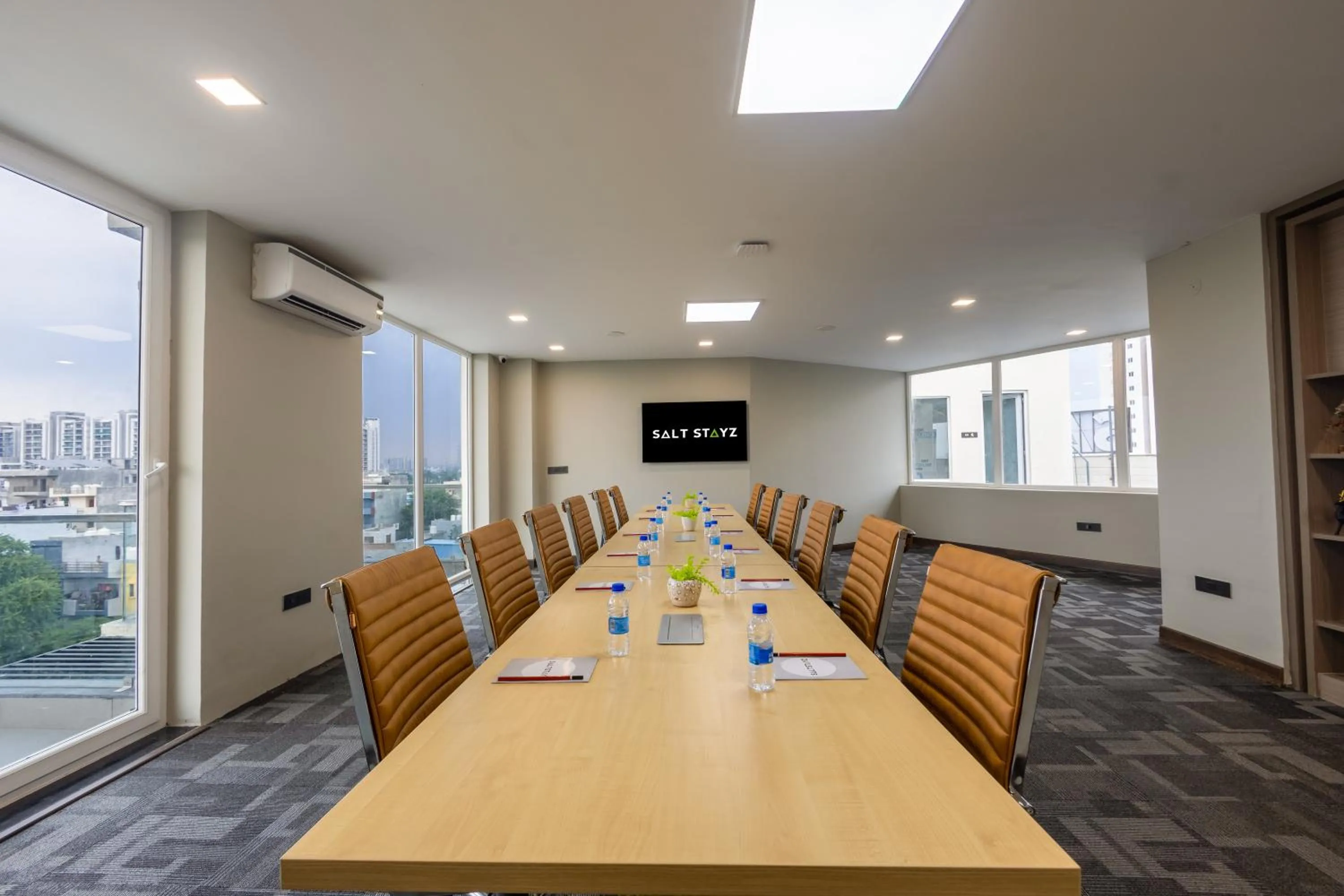 Communal lounge/ TV room in Saltstayz Premier - Manesar & Sector 86