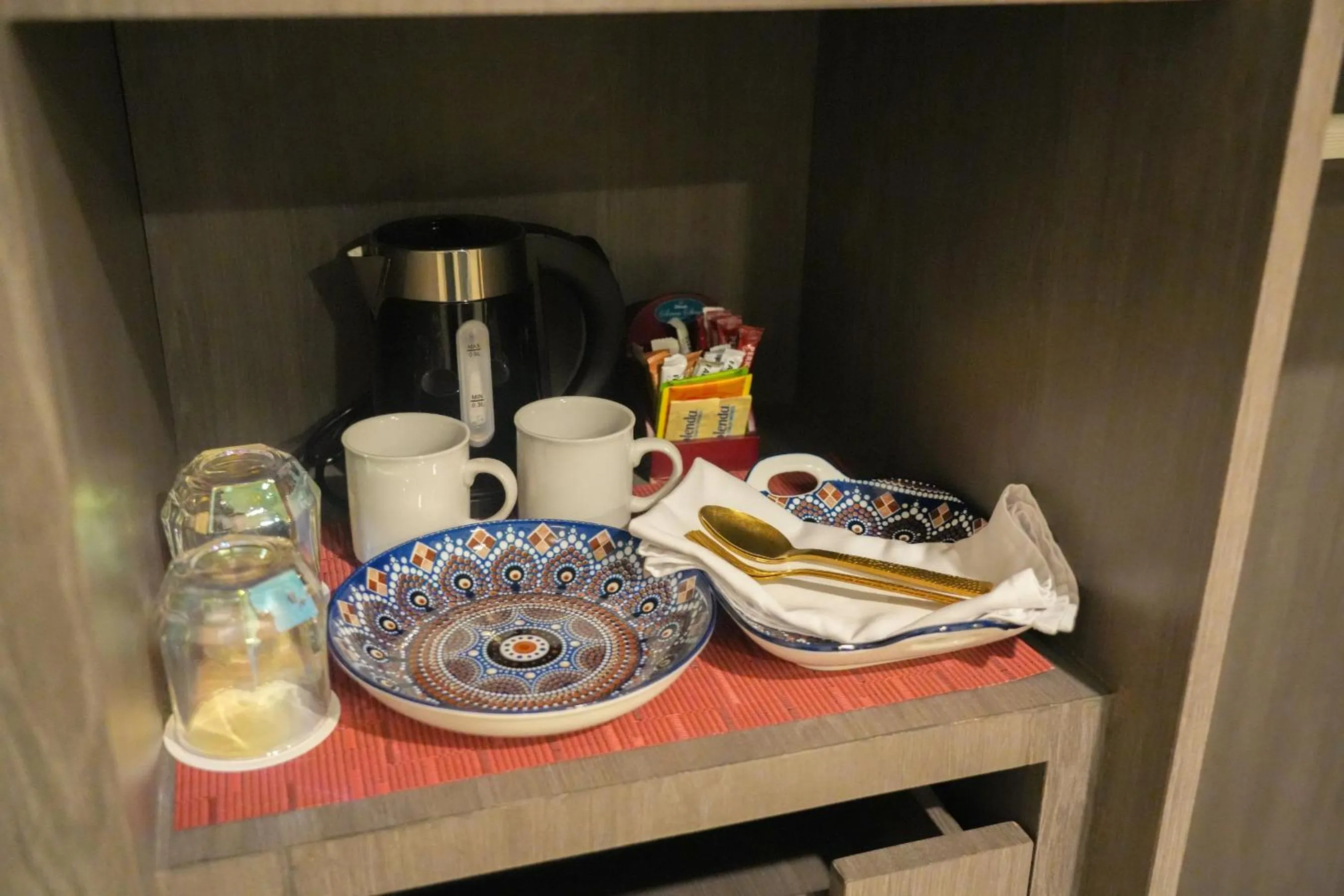 Coffee/tea facilities in Stay Across NAIA Terminal 3 in Newport City