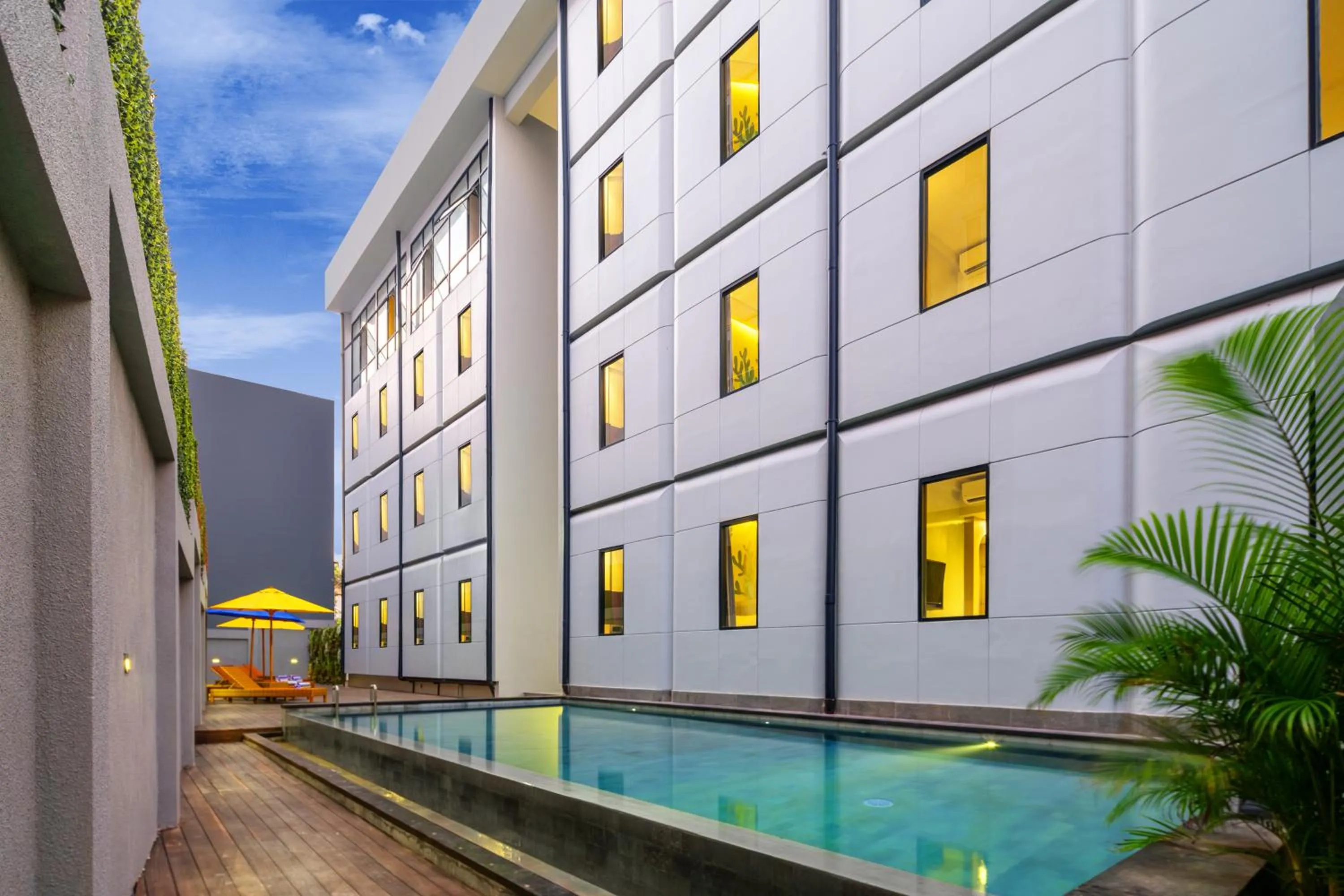 Swimming pool in Quest Vibe Dewi Sri Bali