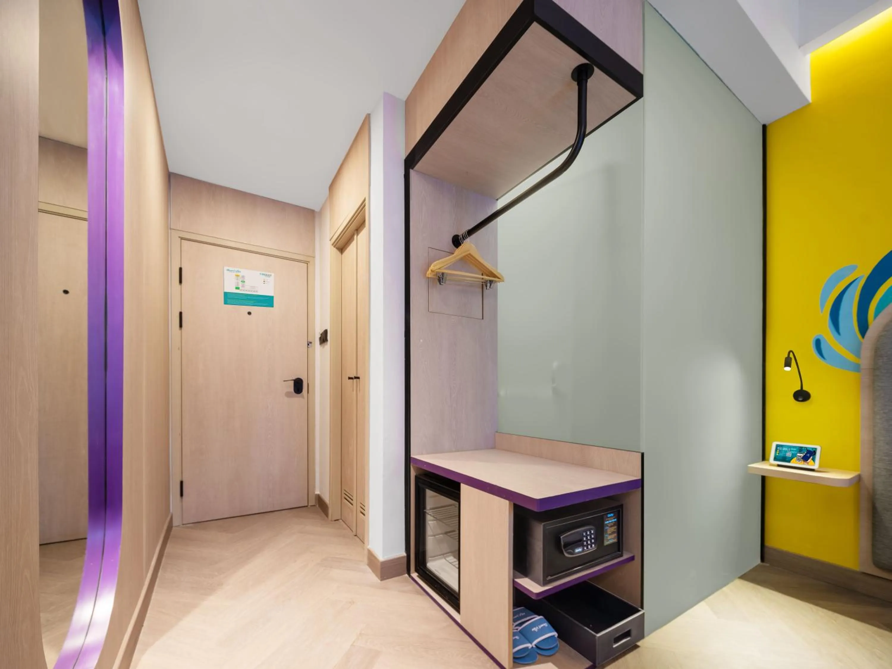 wardrobe in Quest Vibe Dewi Sri Bali