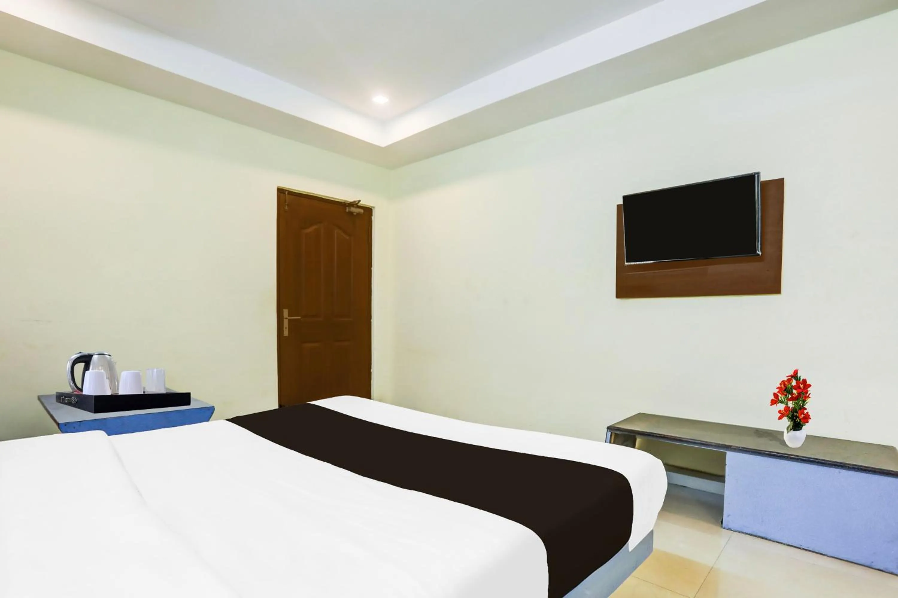 Bedroom, Bed in Super Collection O Nellore Subbareddy Government Hospital Formerly Hotel Rama Royal