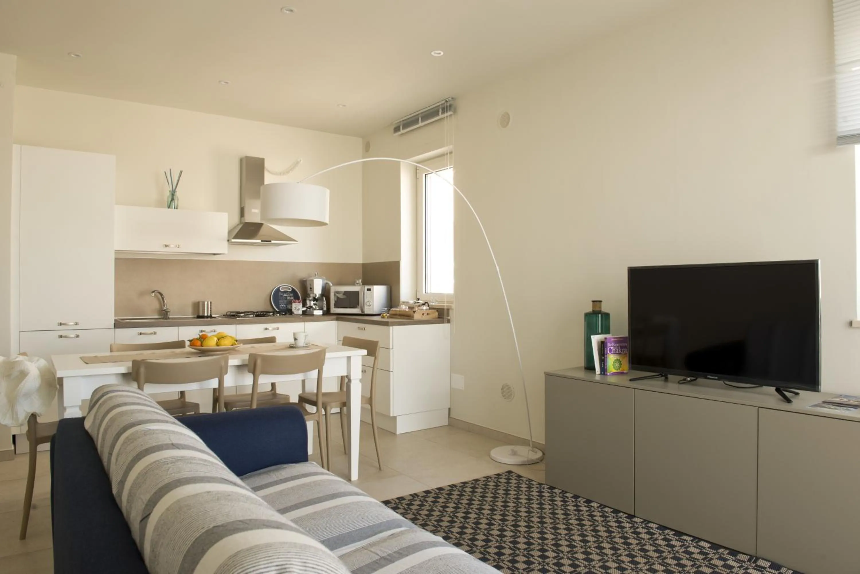 Kitchen or kitchenette in Vilu Suite Mare