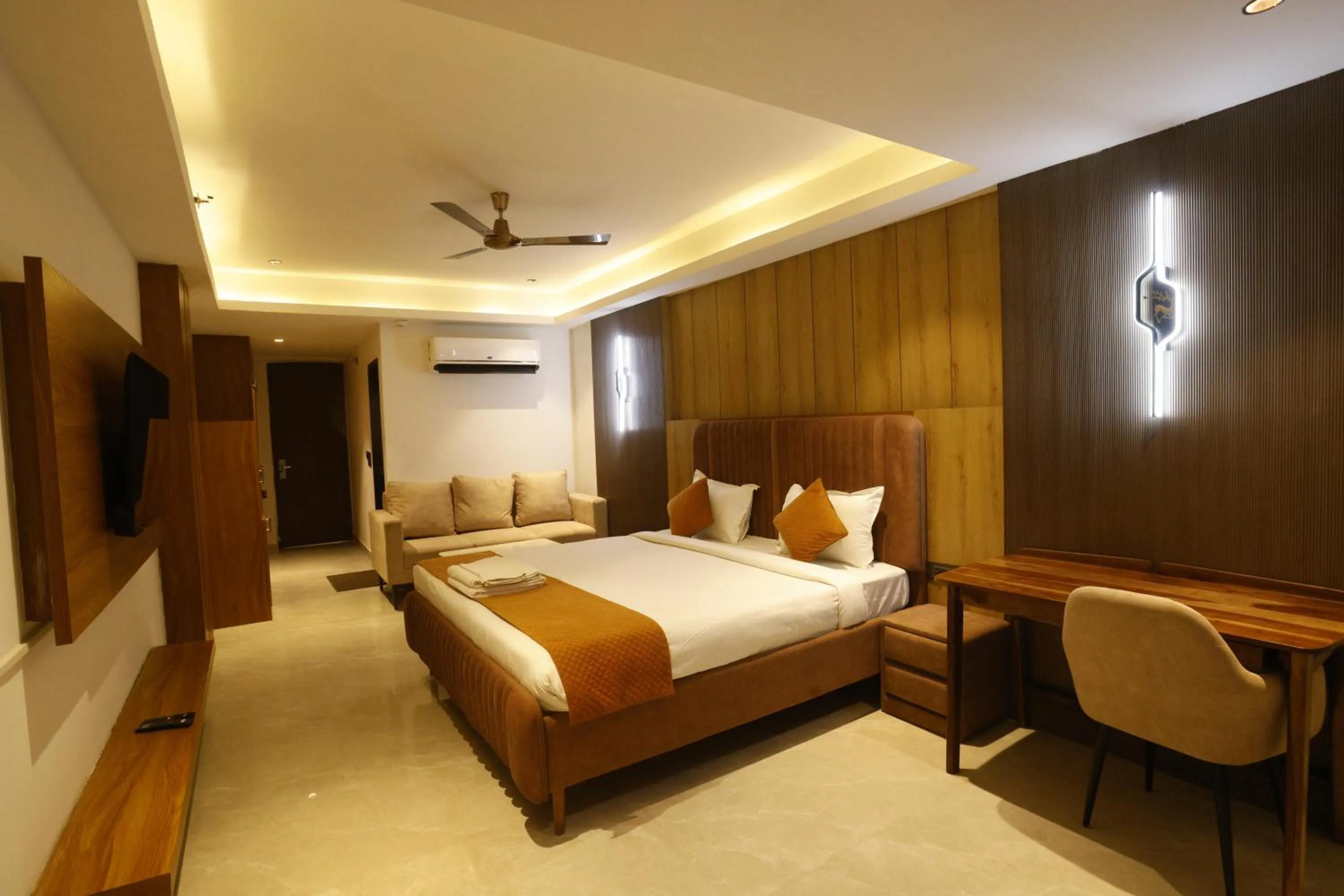 Bed in The Hoften Lotus Court, Noida