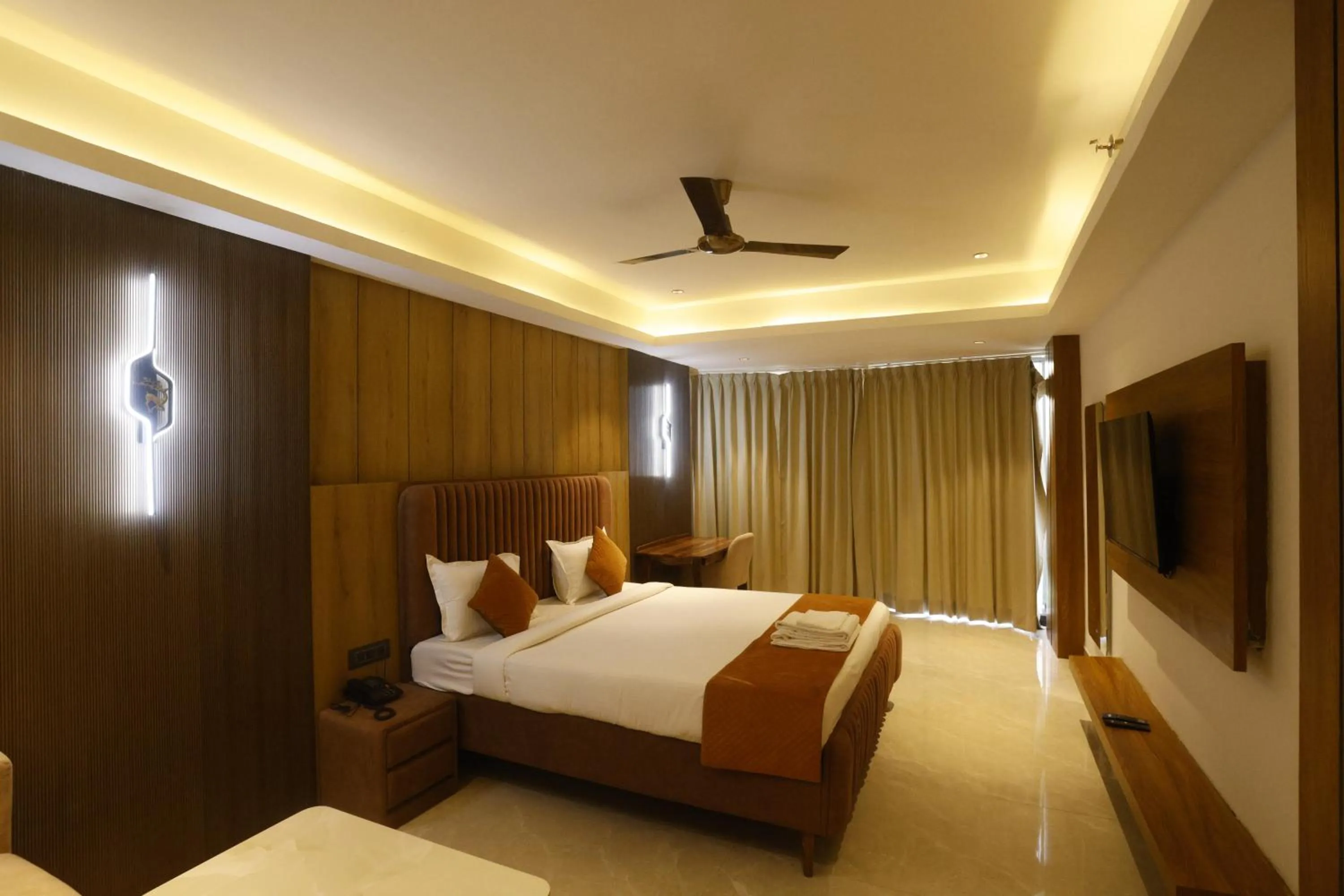 Bed in The Hoften Lotus Court, Noida