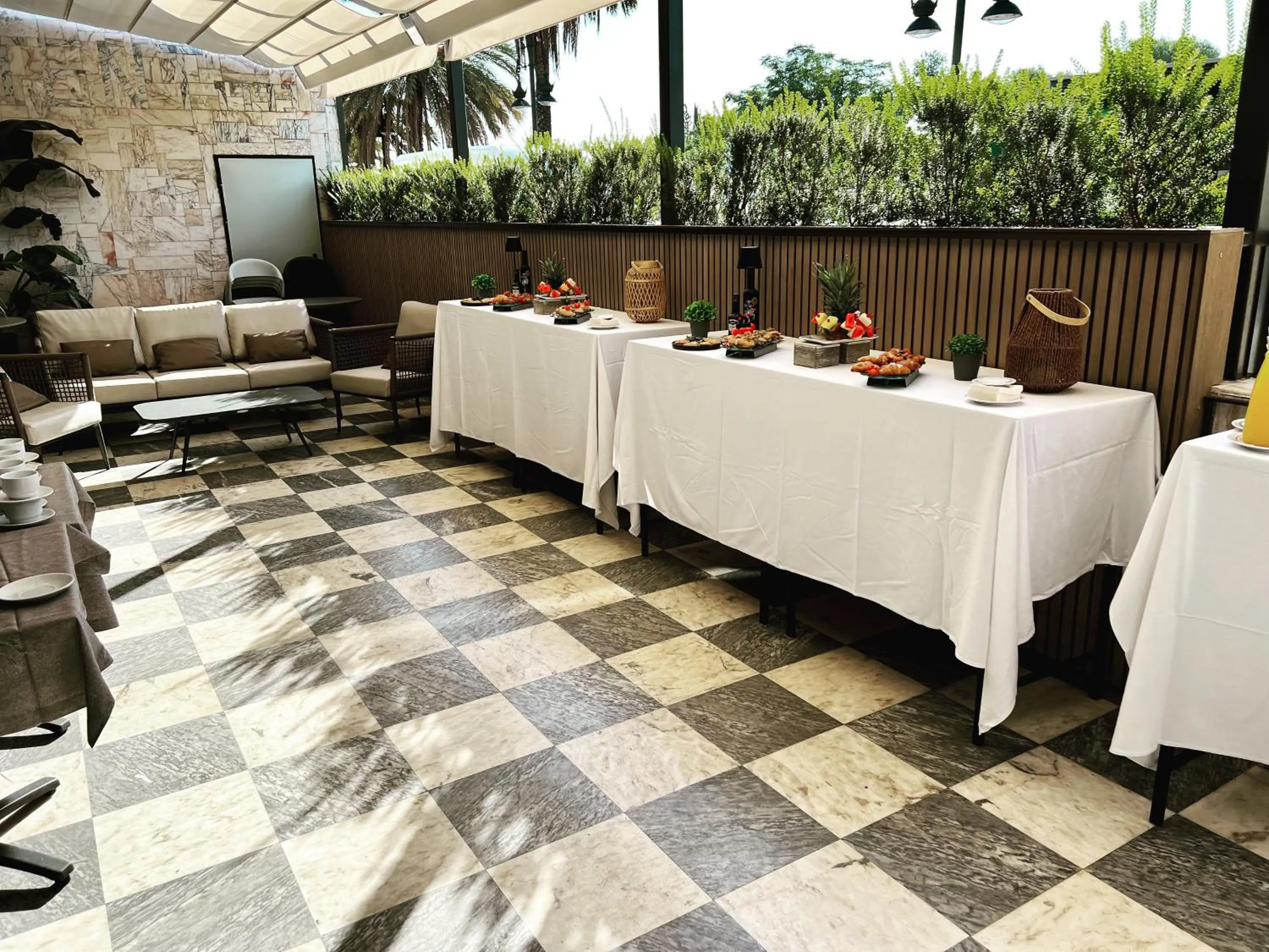 Restaurant/places to eat in Turia Valencia