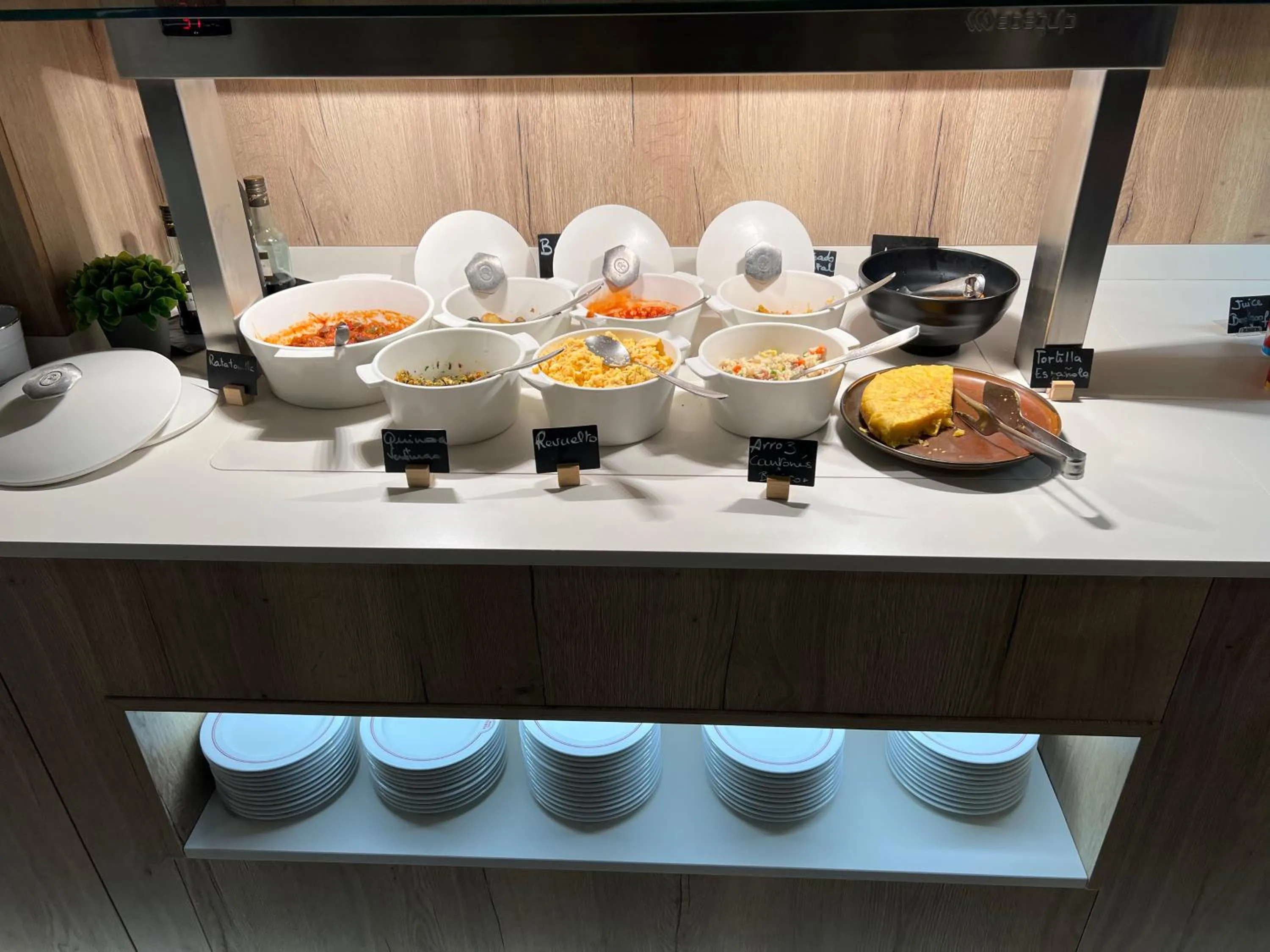 Food and drinks in Turia Valencia