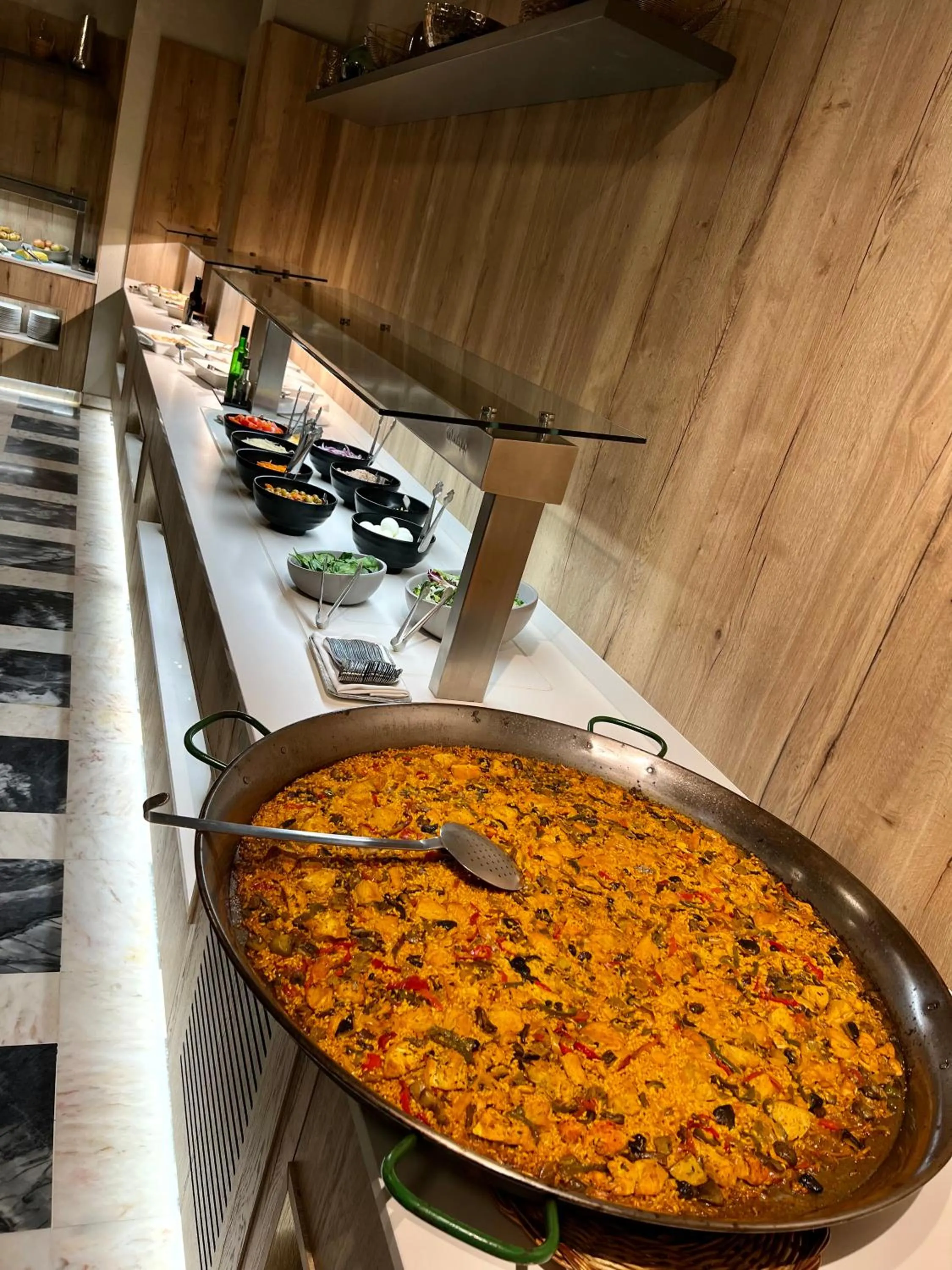 Food and drinks in Turia Valencia