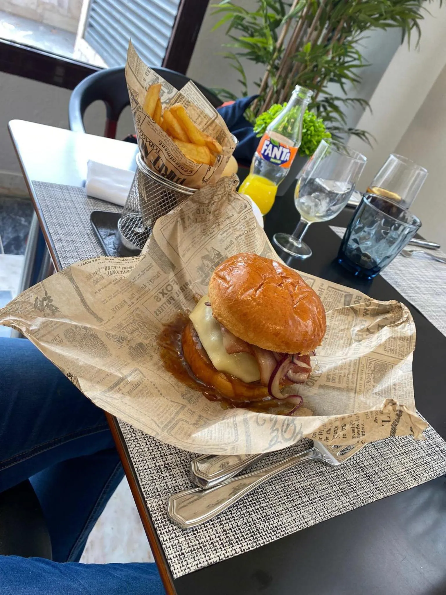 Restaurant/places to eat in Turia Valencia