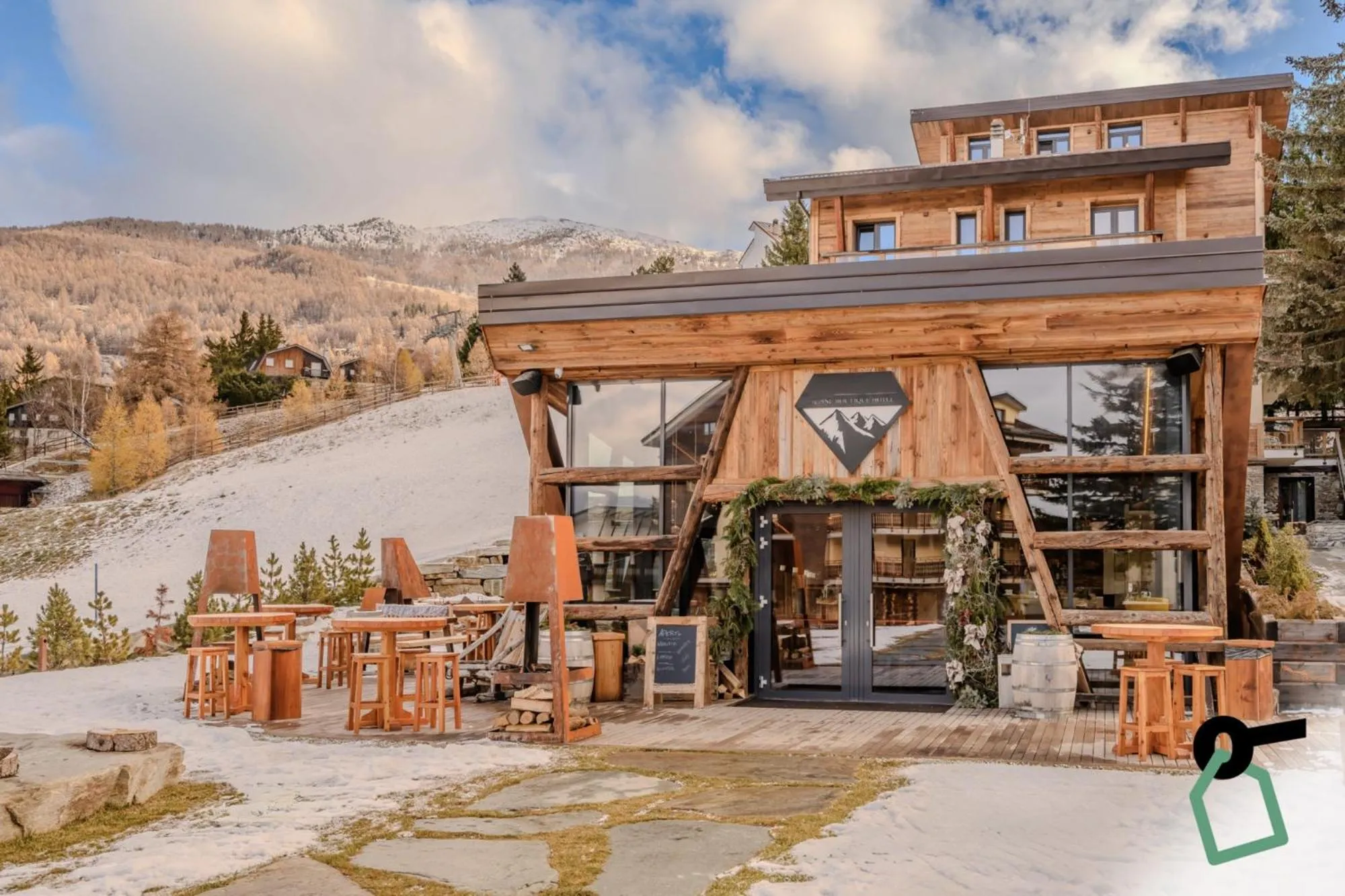 Property building in Hotiday Sauze Centro