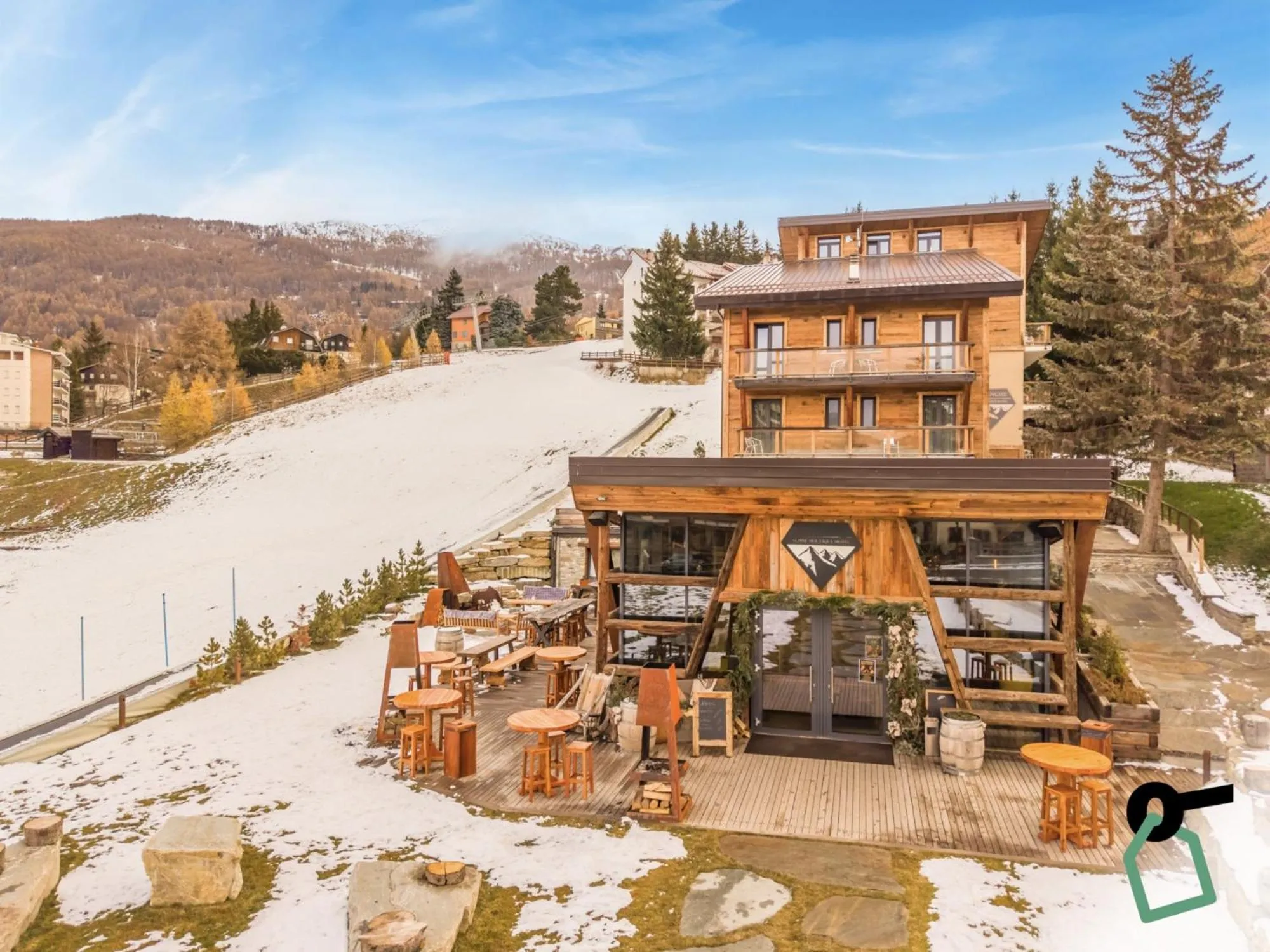 Property building in Hotiday Sauze Centro