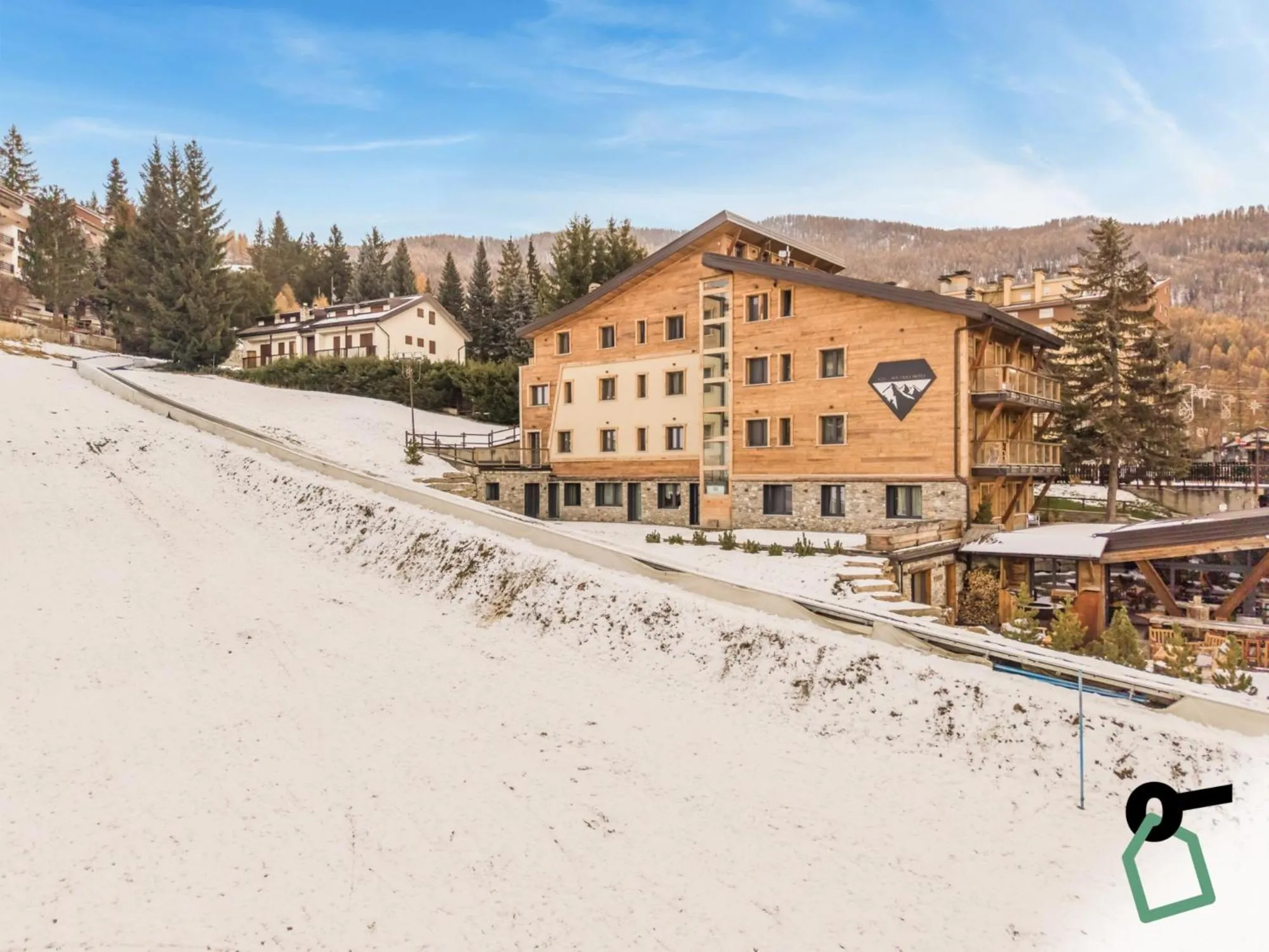 Property building in Hotiday Sauze Centro