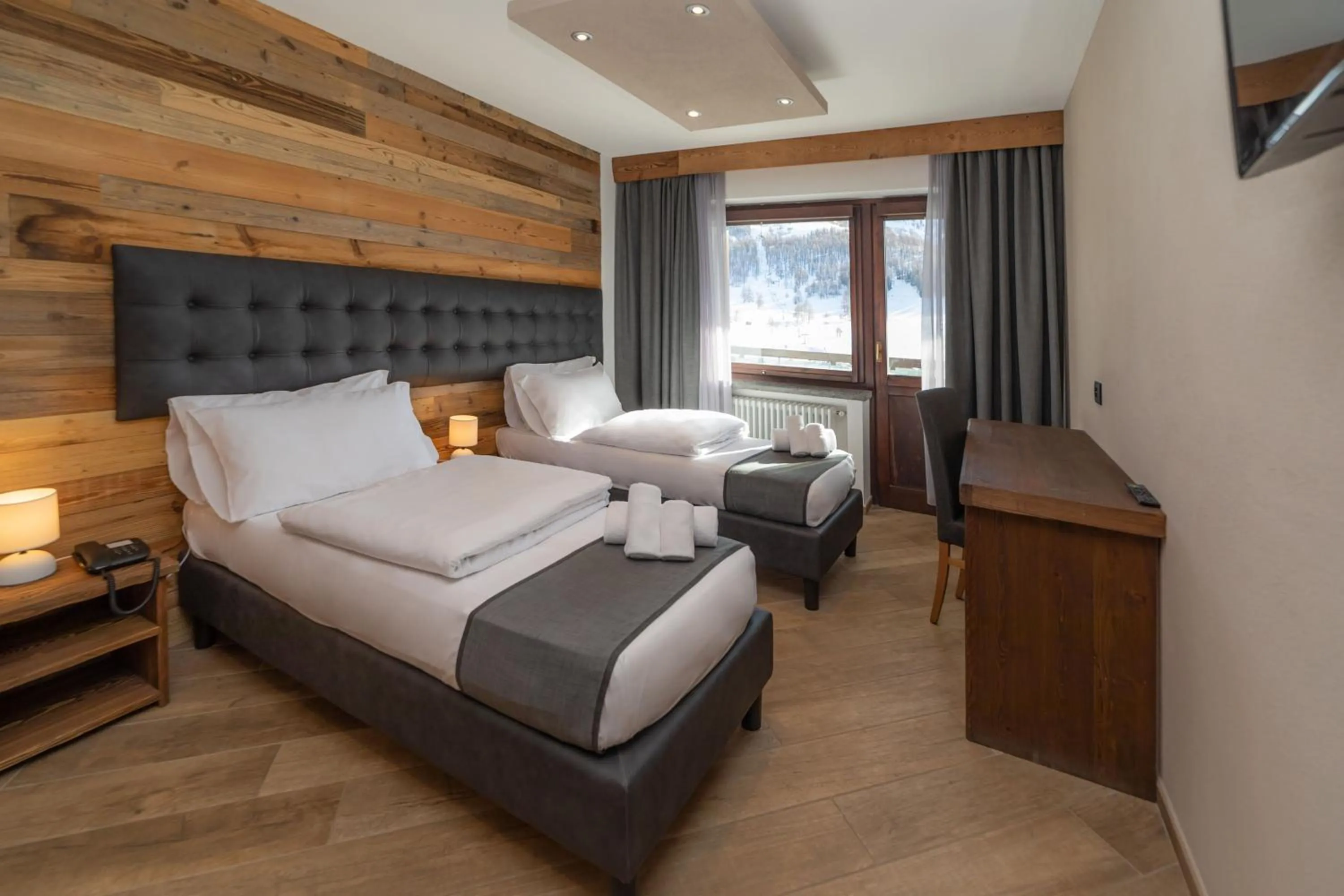 Bedroom, Bed in Hotiday Sestriere Ski Run
