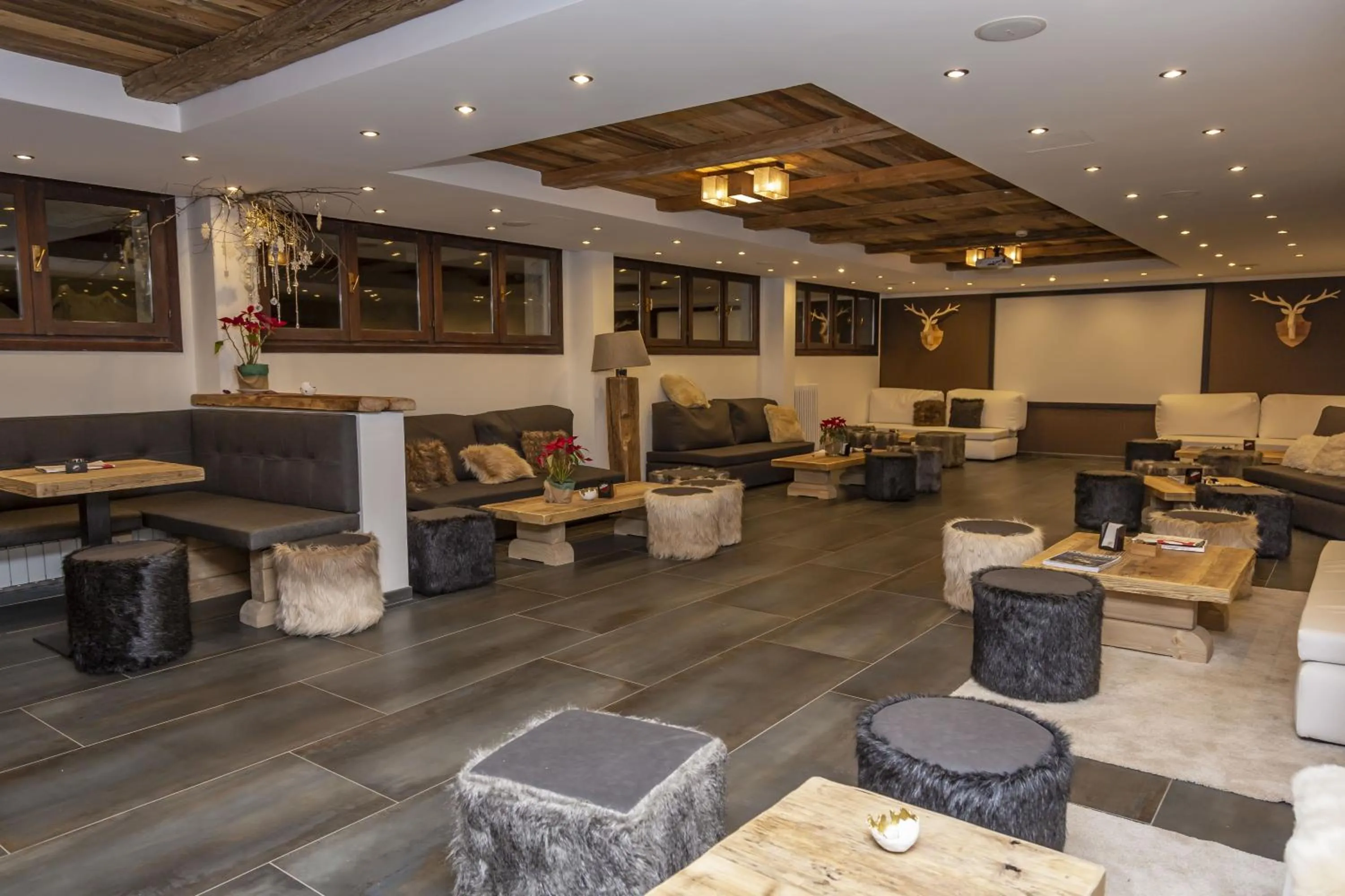 Lobby or reception in Hotiday Sestriere Ski Run