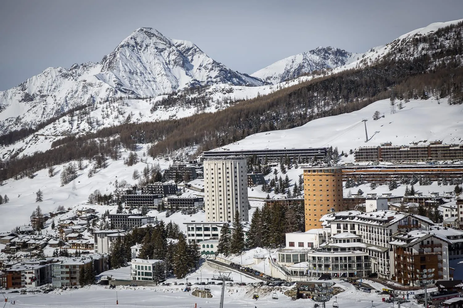 Mountain view in Hotiday Sestriere Ski Run