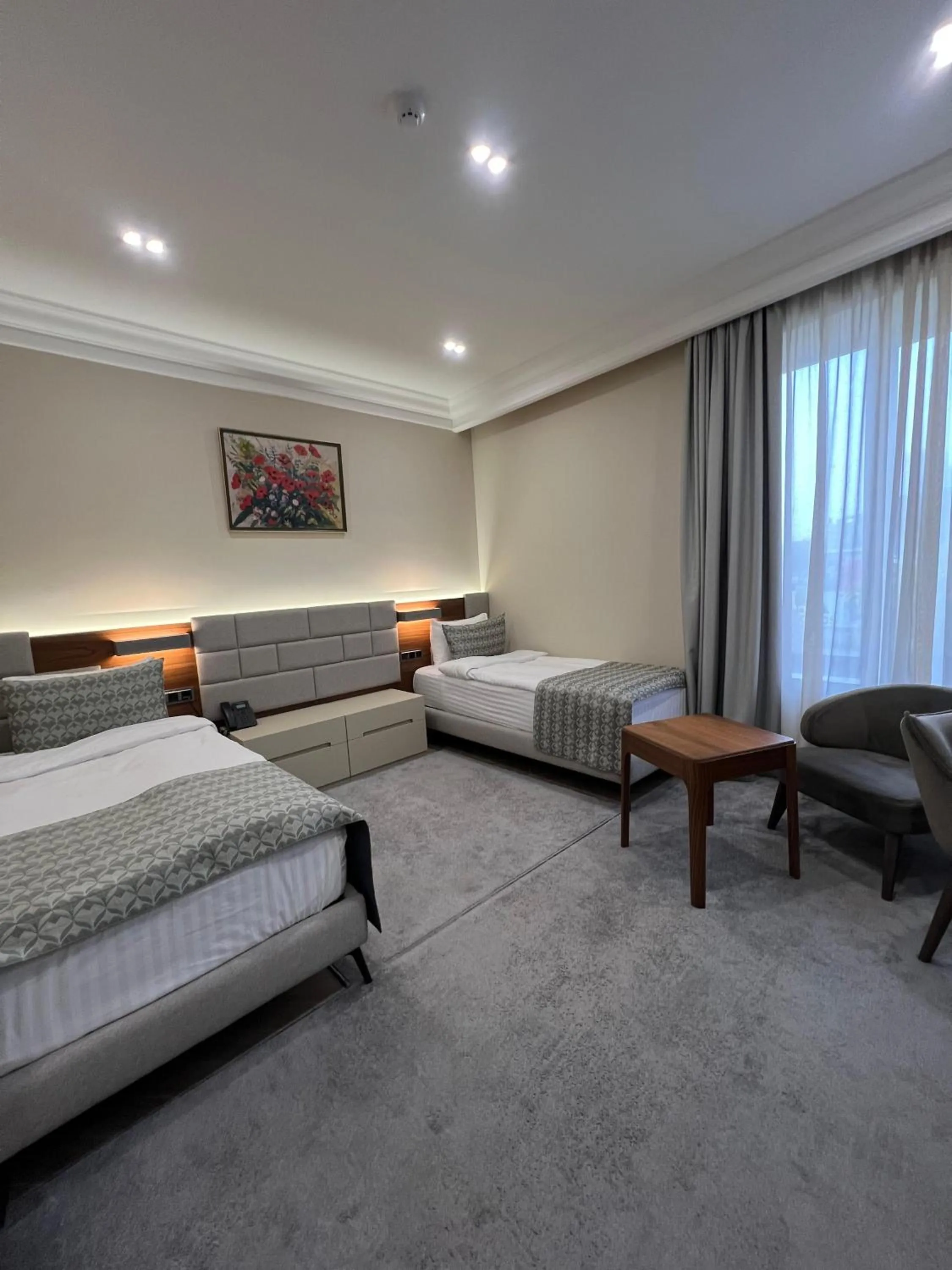 Photo of the whole room, Bed in Plaza Viktoria Hotel Yerevan