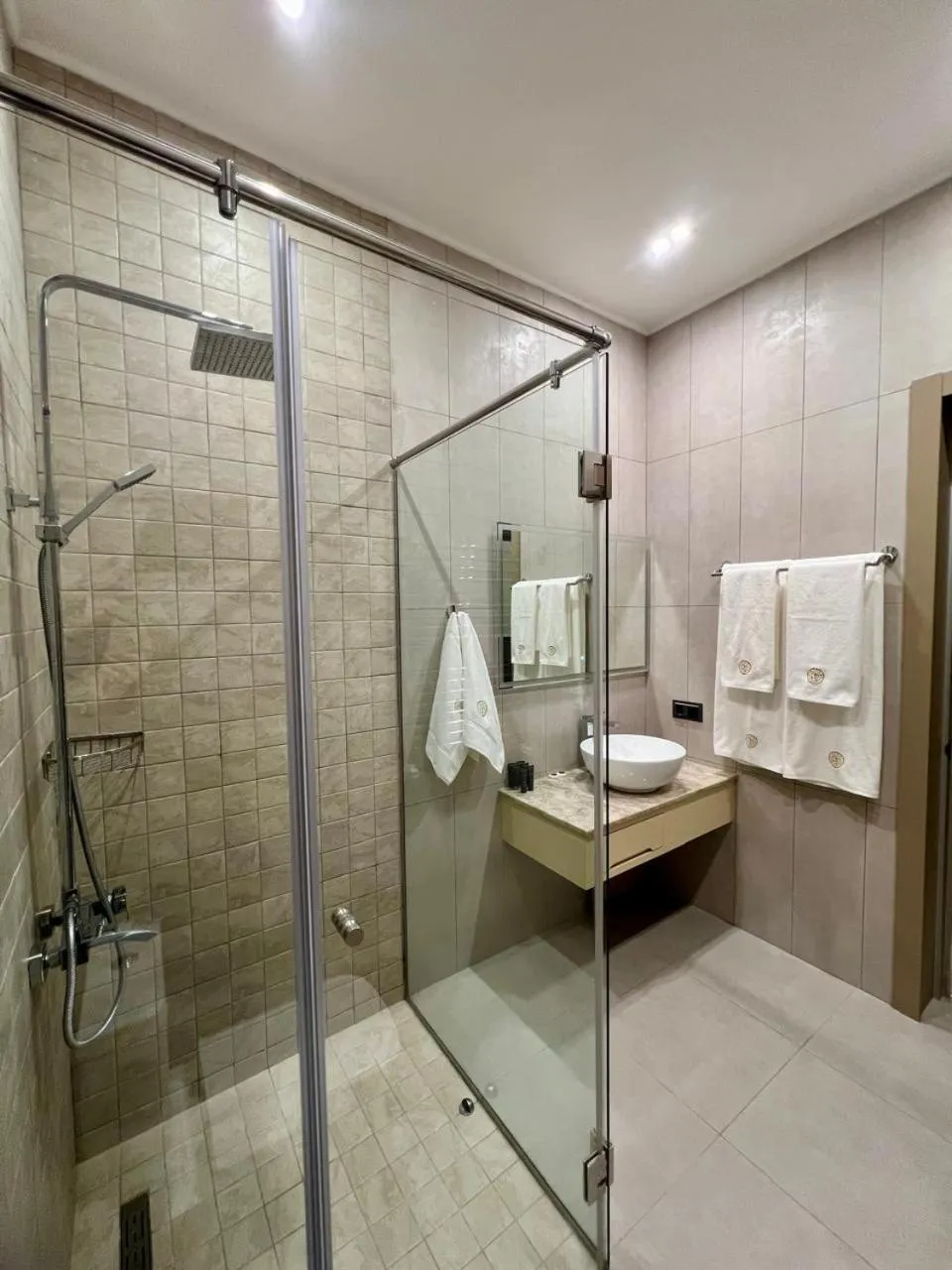 Bathroom in Plaza Viktoria Hotel Yerevan