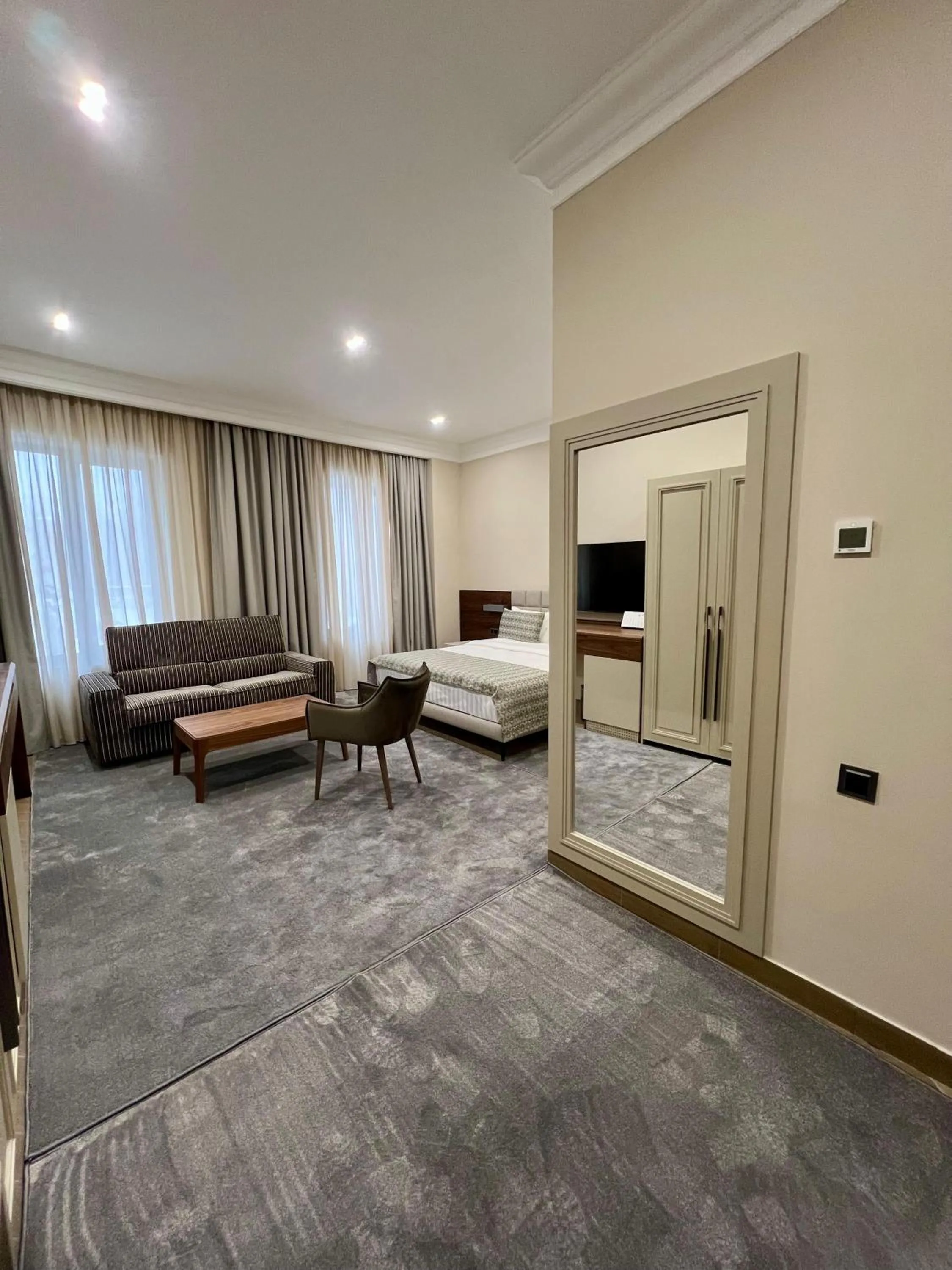 Bedroom, Bed in Plaza Viktoria Hotel Yerevan