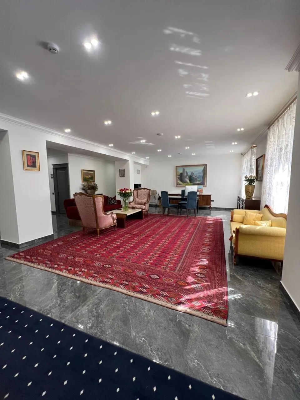 Lobby or reception in Plaza Viktoria Hotel Yerevan
