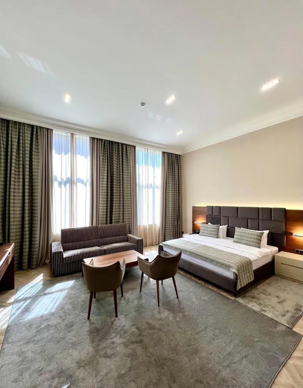 Photo of the whole room, Bed in Plaza Viktoria Hotel Yerevan