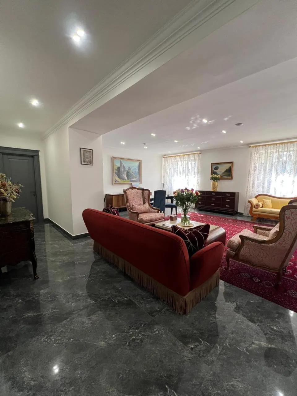 Lobby or reception in Plaza Viktoria Hotel Yerevan