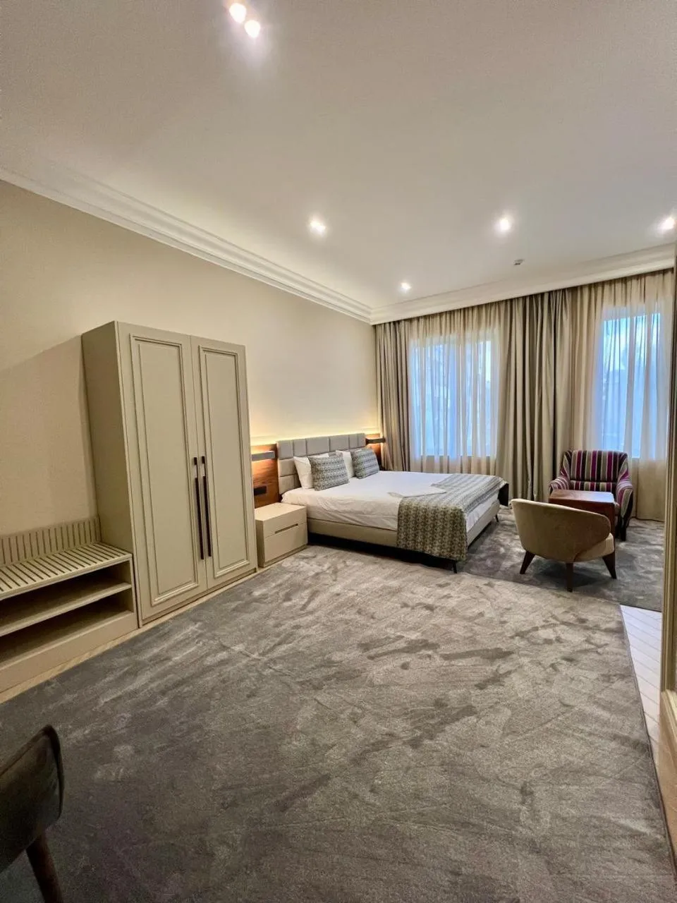 Photo of the whole room, Bed in Plaza Viktoria Hotel Yerevan