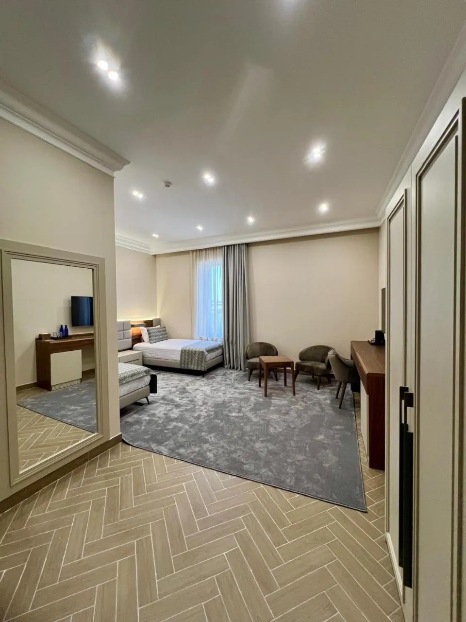 Photo of the whole room, Bed in Plaza Viktoria Hotel Yerevan