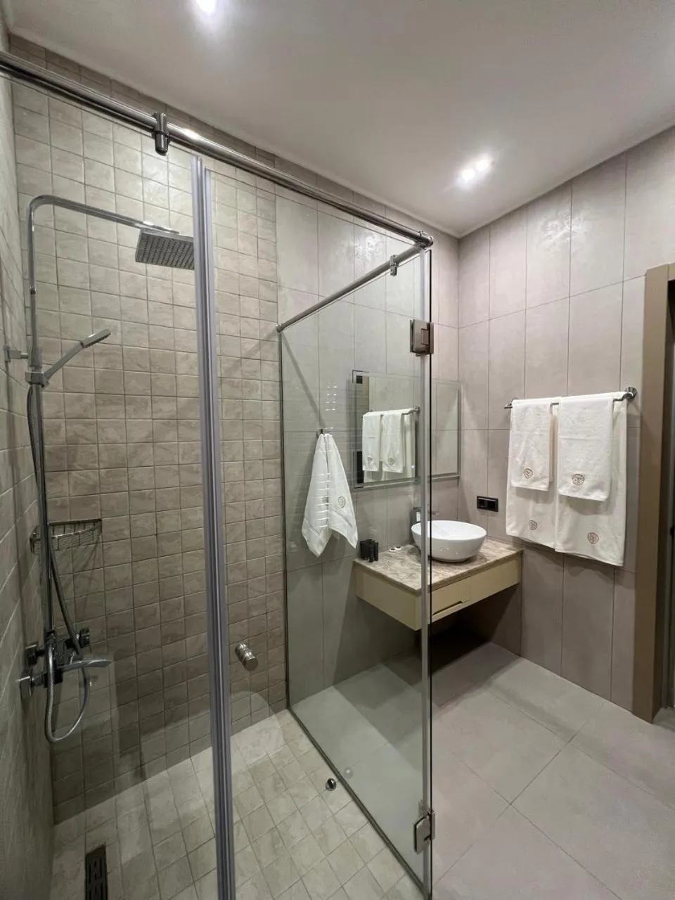 Bathroom in Plaza Viktoria Hotel Yerevan