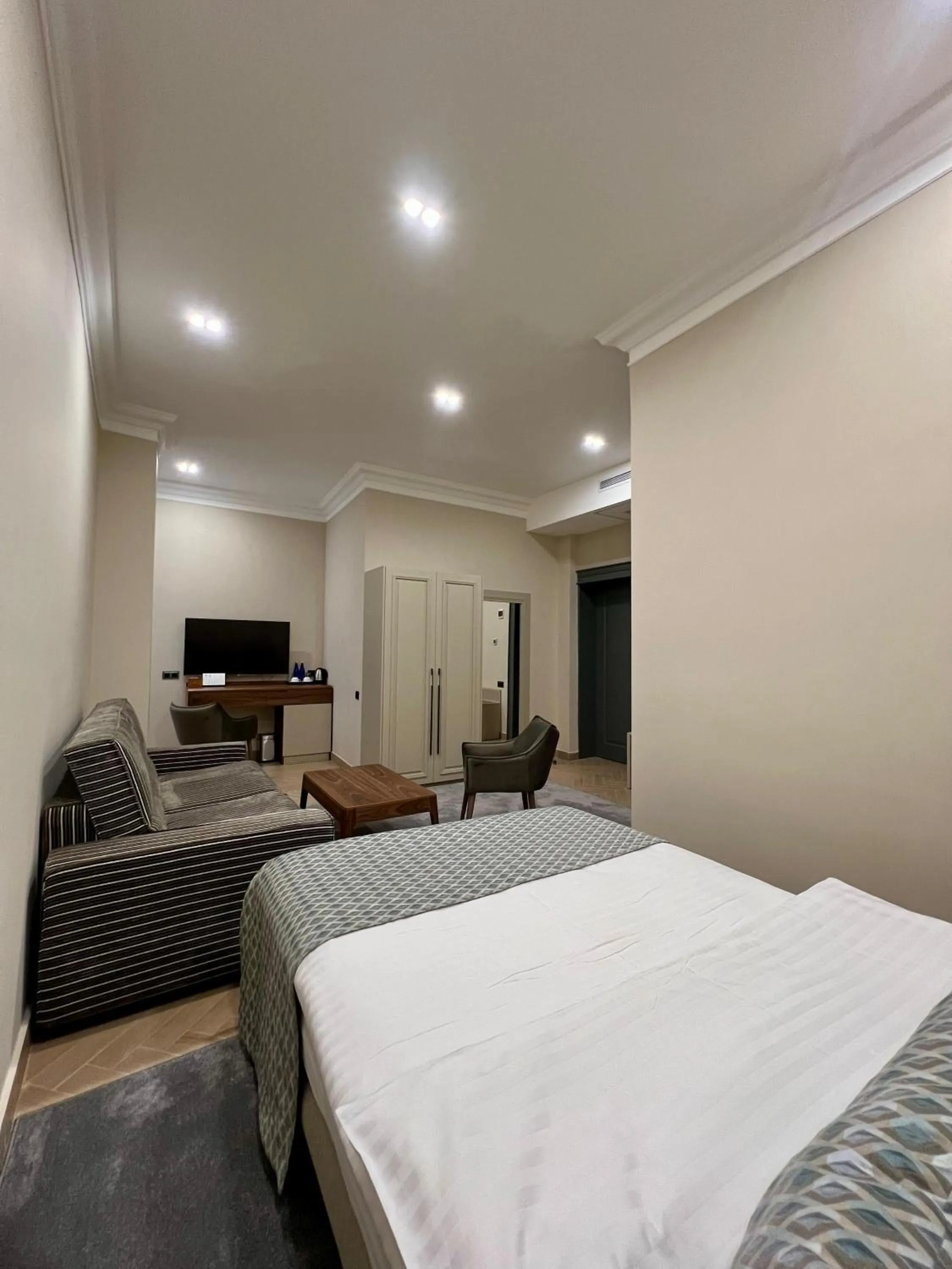 Bedroom, Bed in Plaza Viktoria Hotel Yerevan