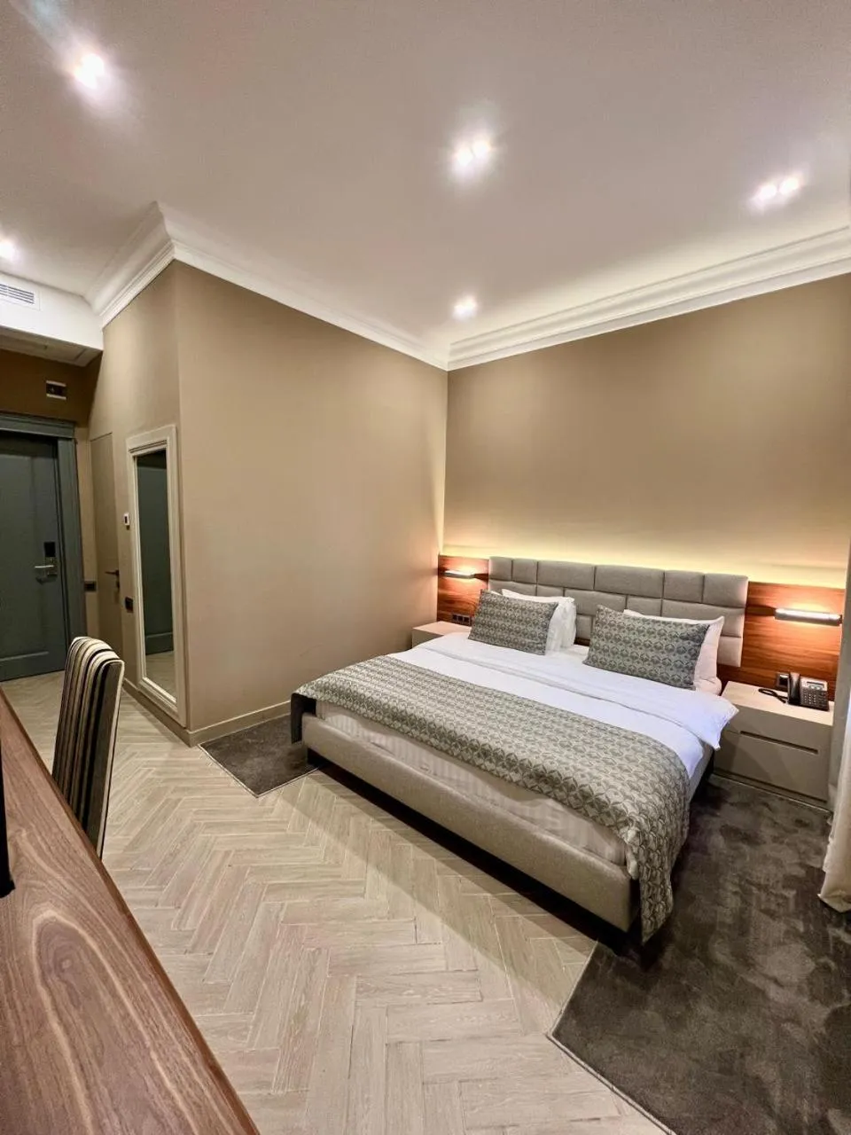 Photo of the whole room, Bed in Plaza Viktoria Hotel Yerevan