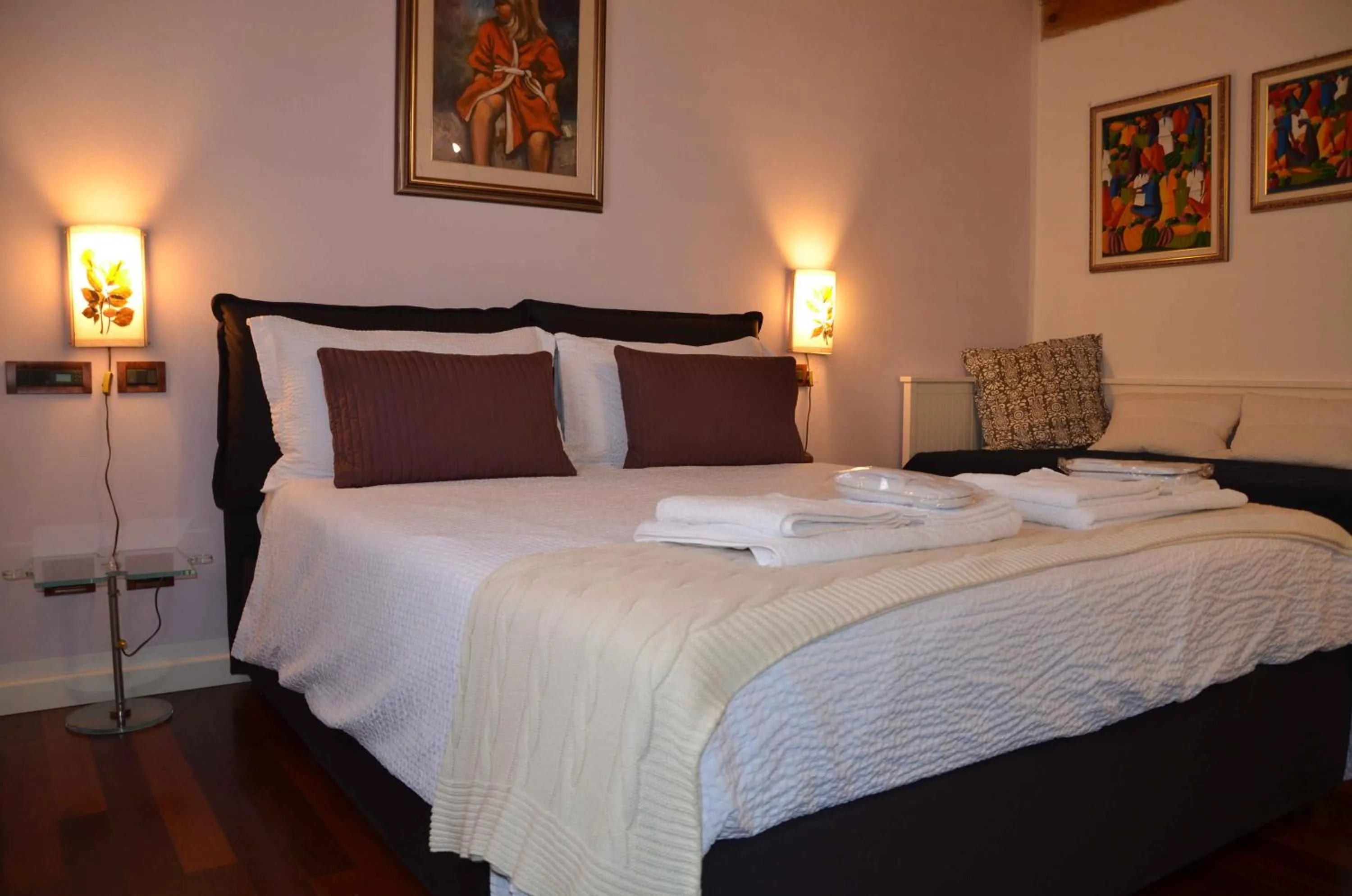 Photo of the whole room, Bed in B&B Melograno MC