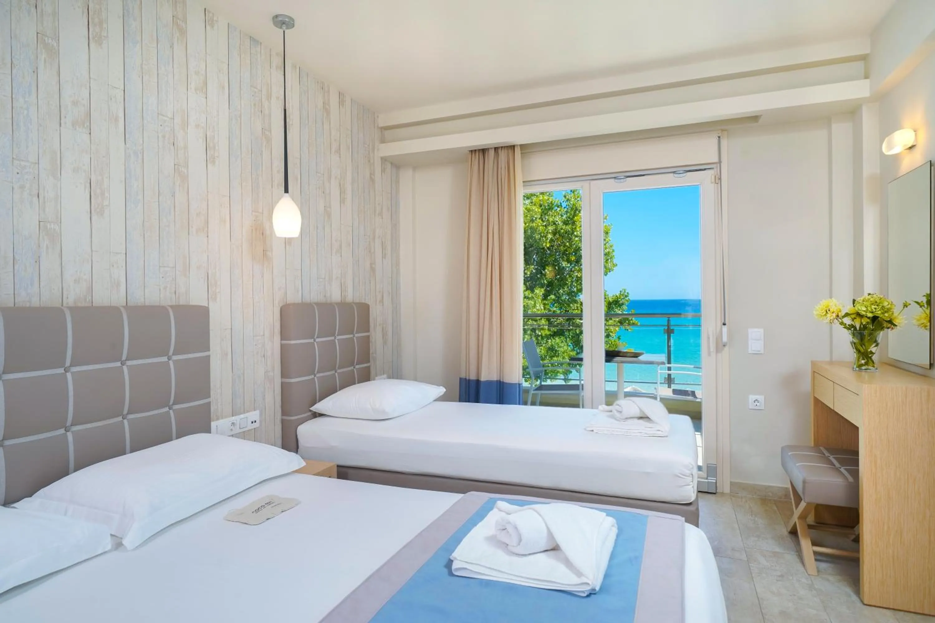 Sea view, Bed in Iliorama Luxury Apartments