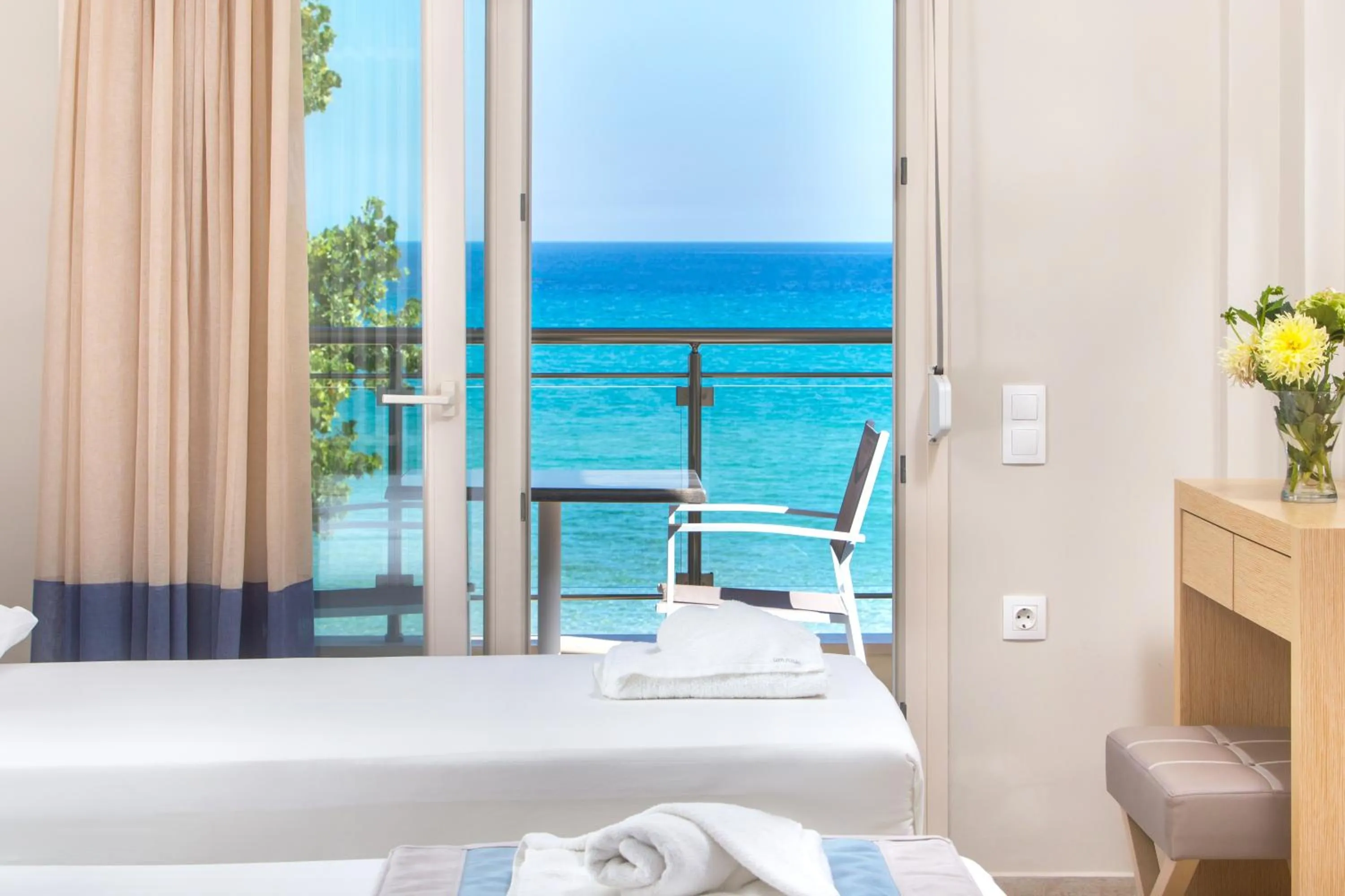 Balcony/Terrace, Bed in Iliorama Luxury Apartments