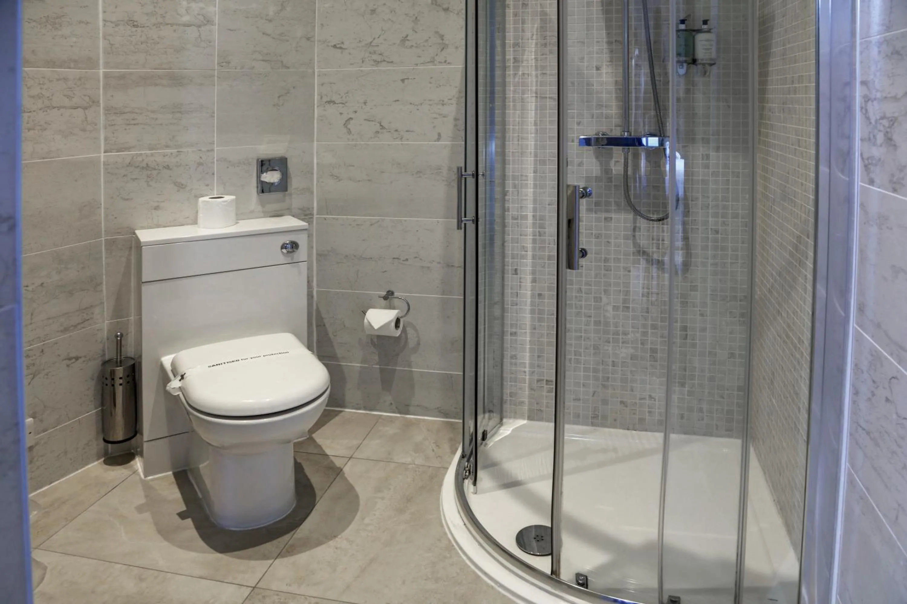 Shower in The Eccleston Hotel; BW Signature Collection