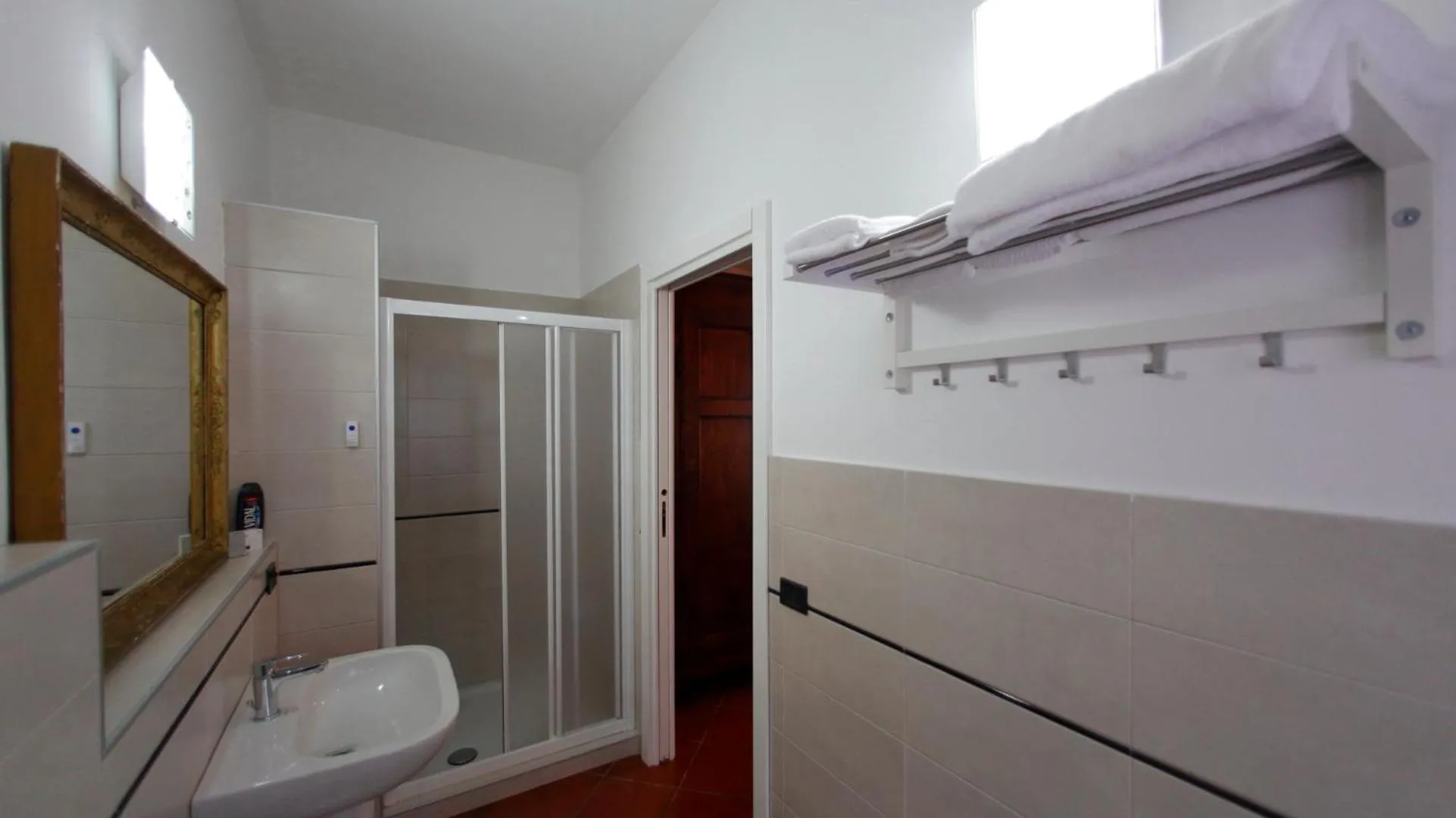 Bathroom in B&B Domus Sirmione