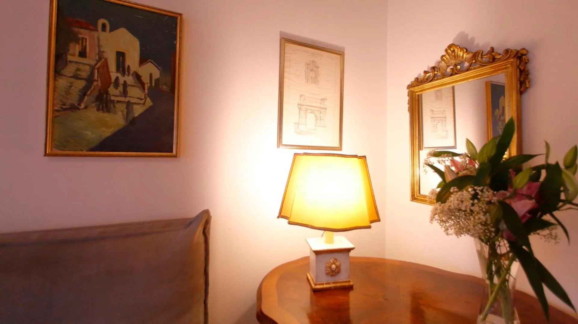 Decorative detail in B&B Domus Sirmione