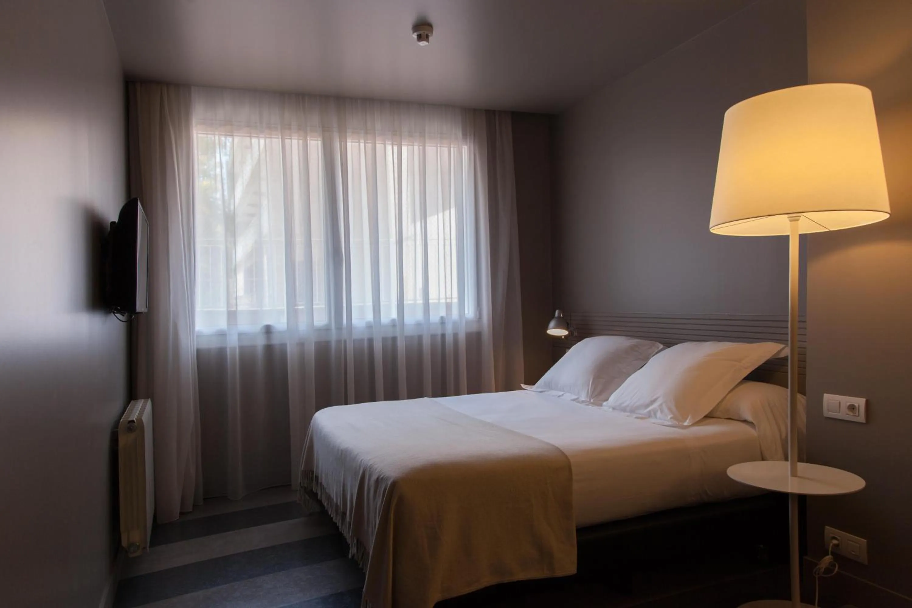 Bedroom, Bed in Sixties Ramblas