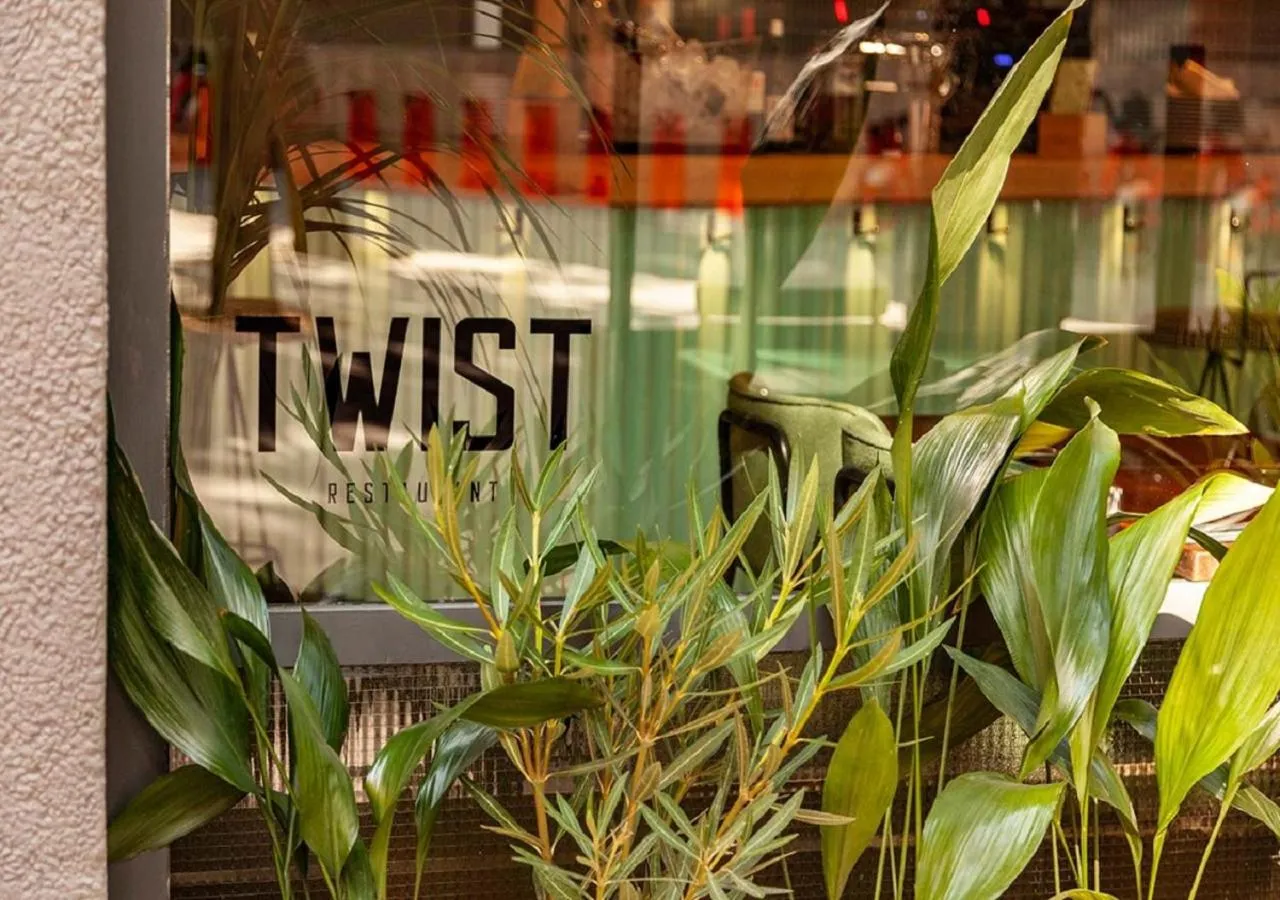 Facade/entrance in Sixties Ramblas