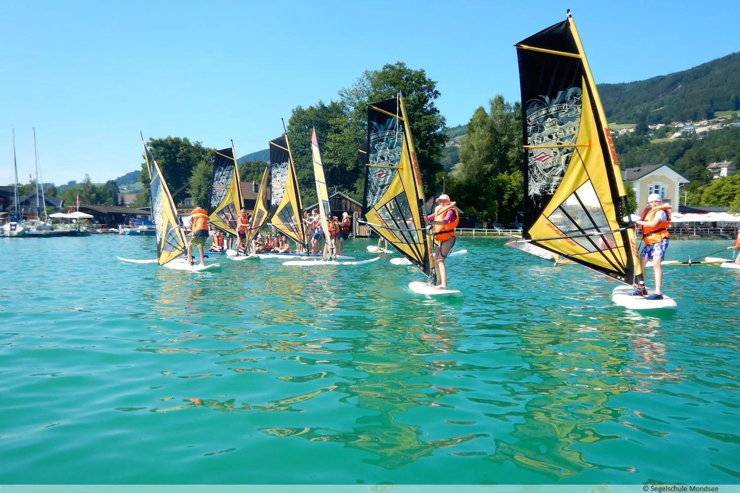 Beach in Jugendgästehaus Mondsee