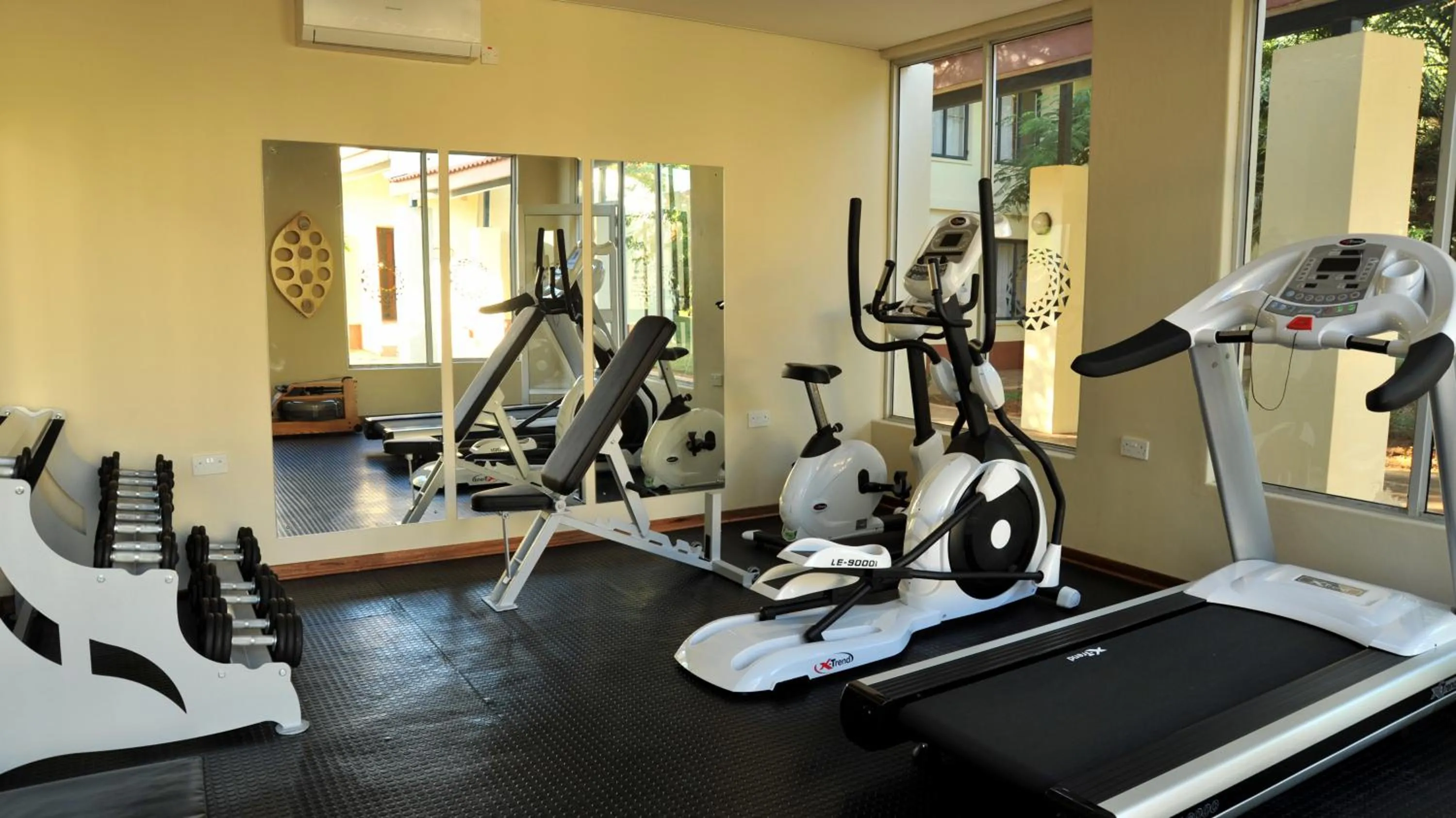 Fitness centre/facilities in Cresta Botsalo Hotel