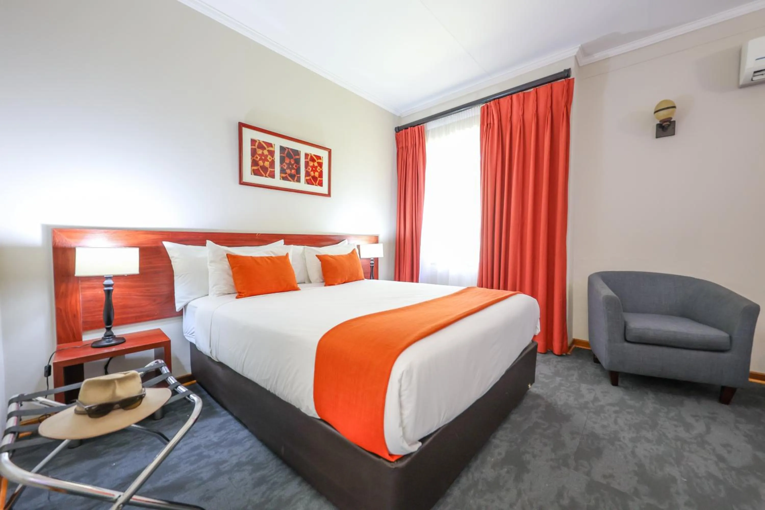 Bed in Cresta Botsalo Hotel