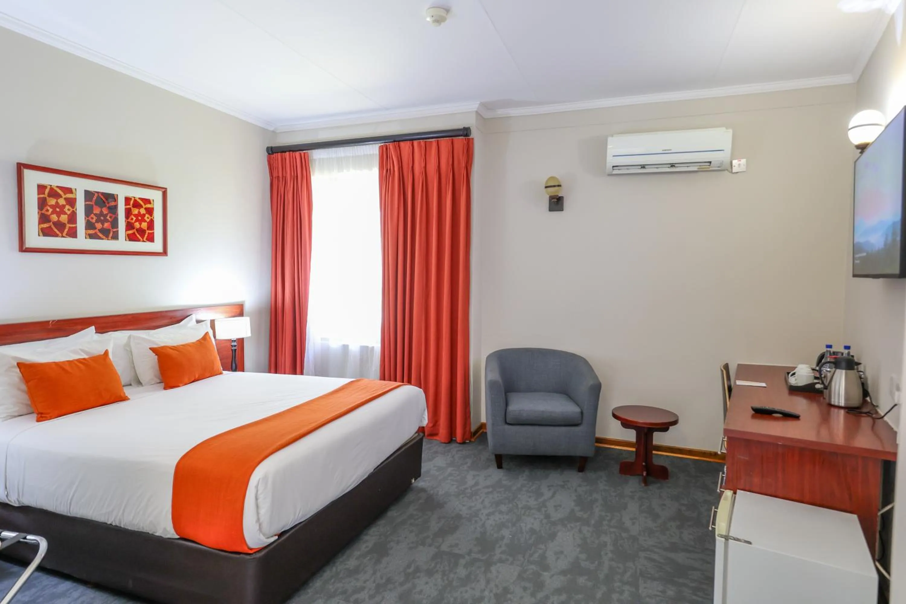 Bed in Cresta Botsalo Hotel