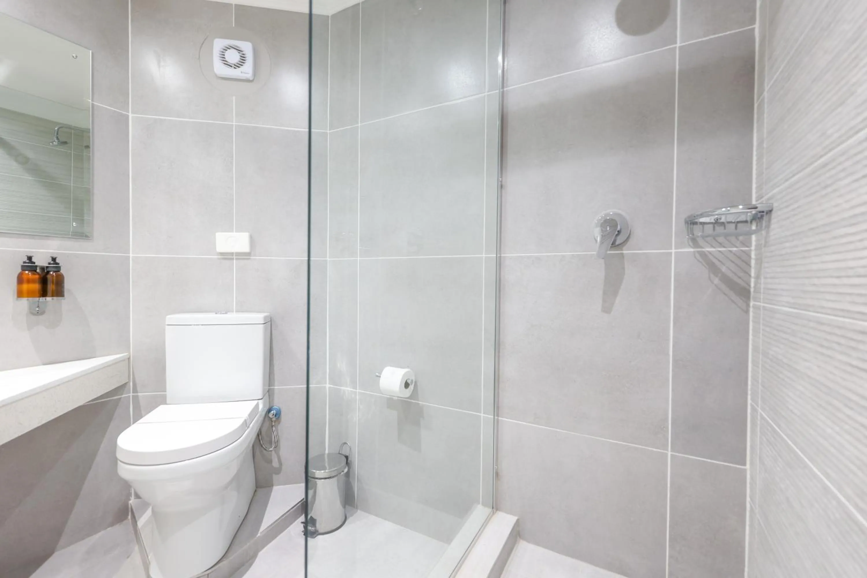 Shower in Cresta Botsalo Hotel