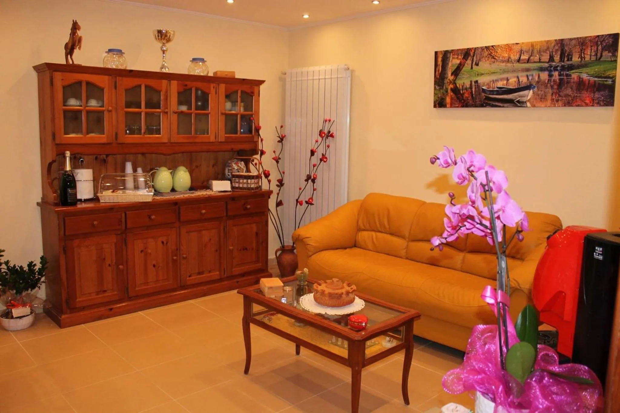 Communal lounge/ TV room in Garden on the Sea
