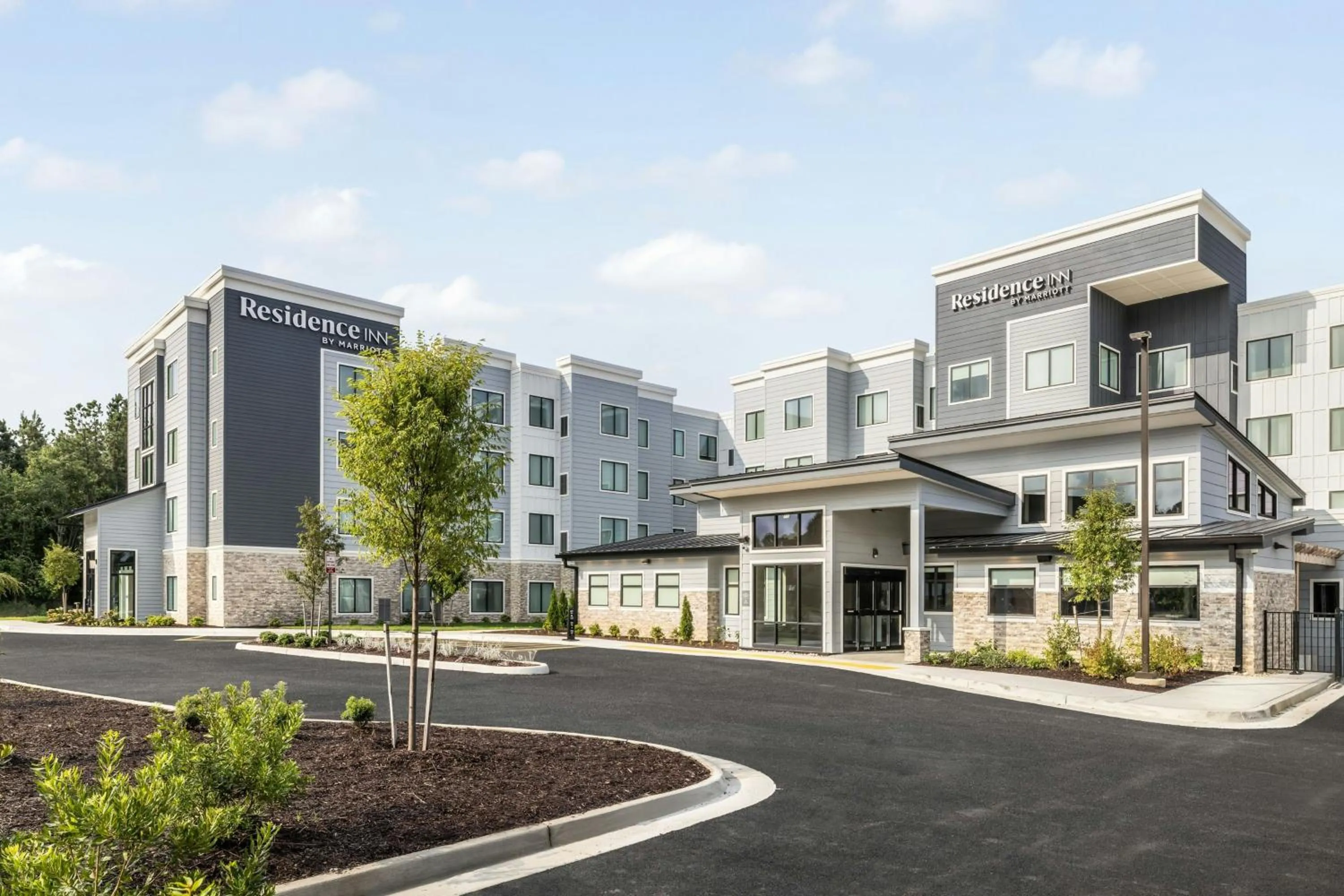 Property building in Residence Inn Richmond Airport
