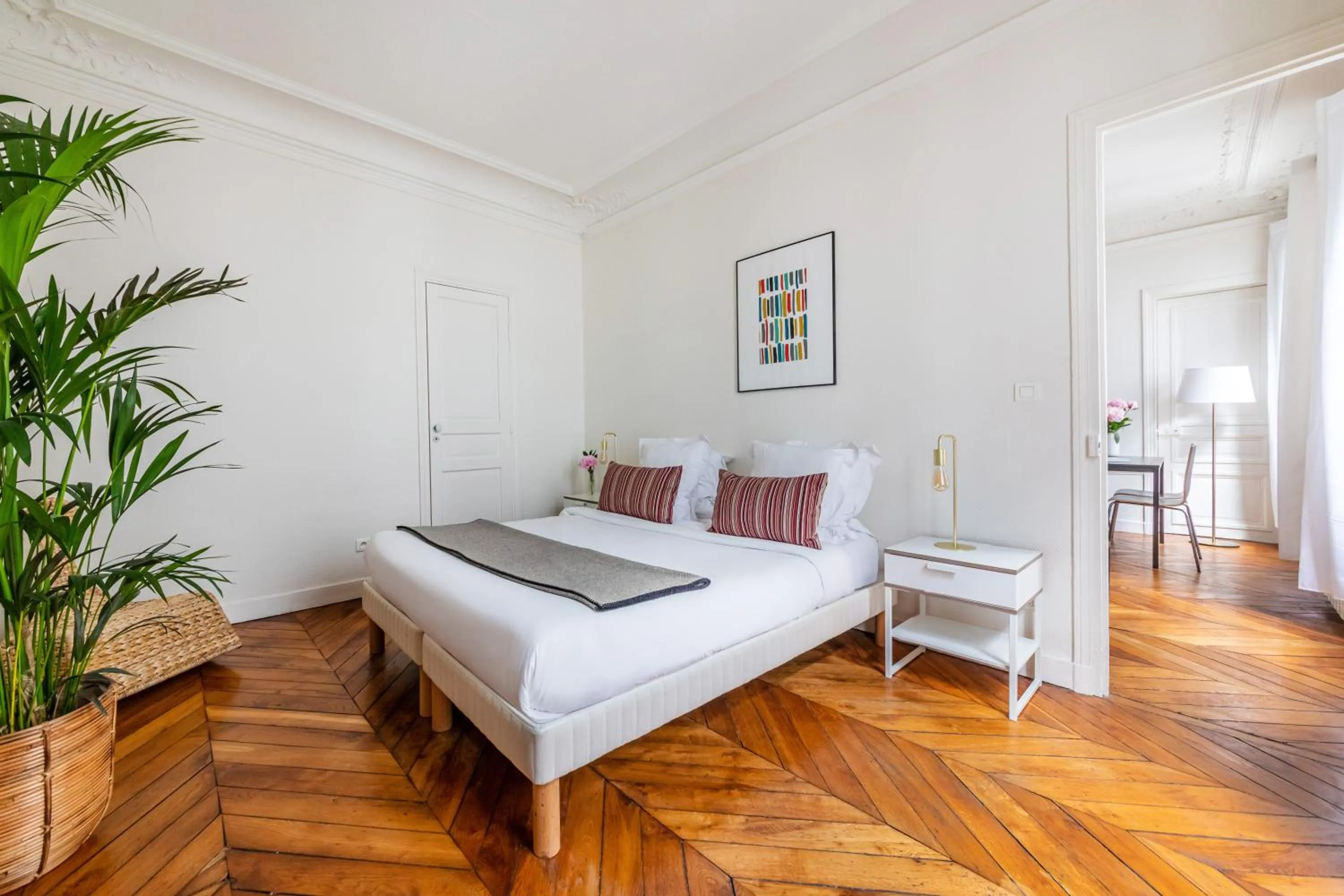 Bedroom, Bed in Appartements Bergère