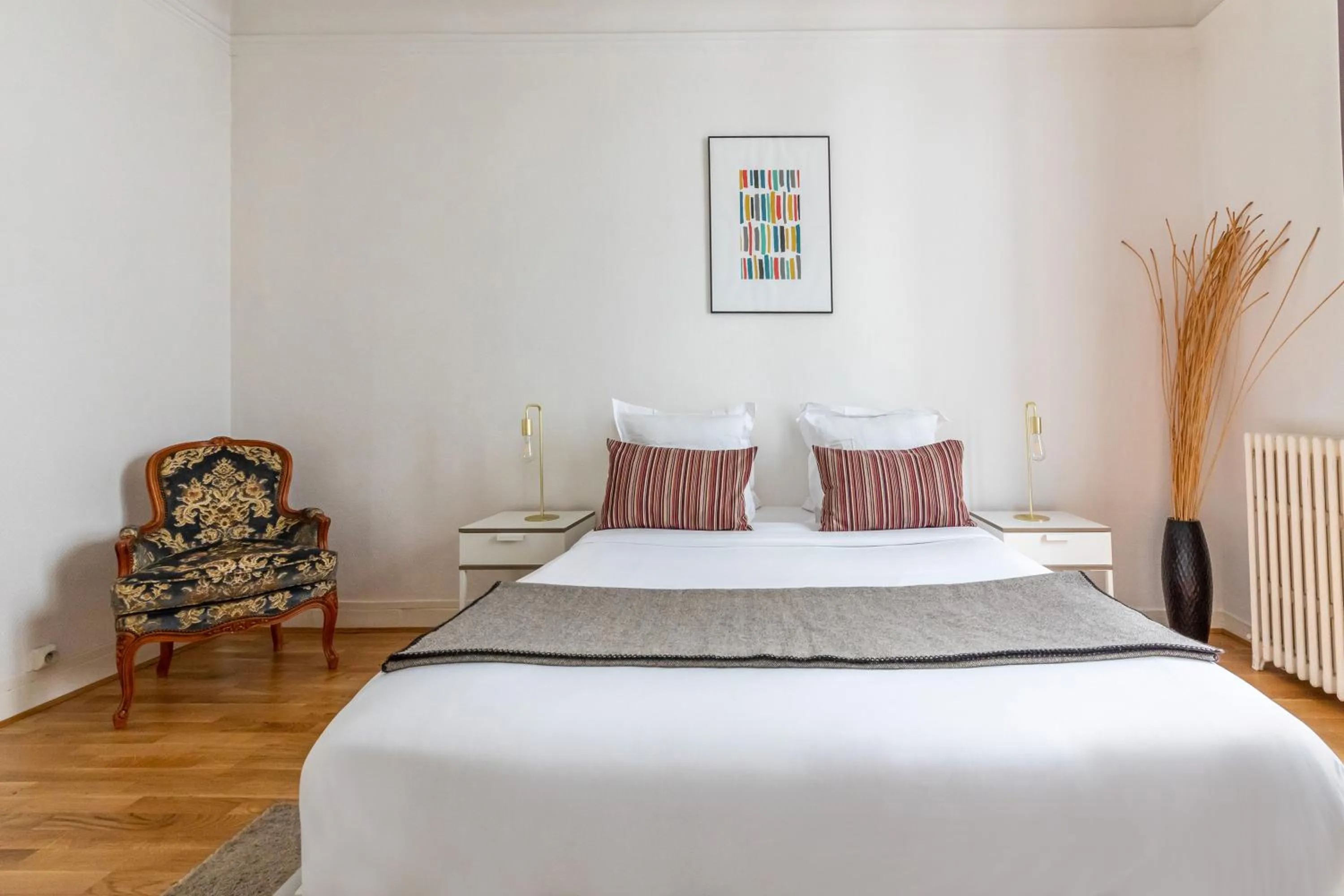 Bedroom, Bed in Appartements Bergère