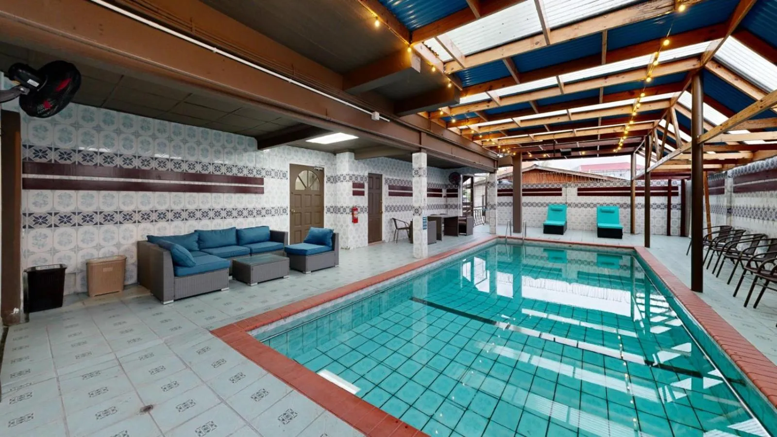 Swimming pool in Regency Suites Hotel