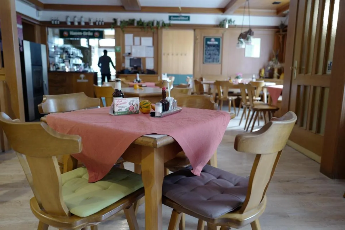 Restaurant/places to eat in Hotel Stern