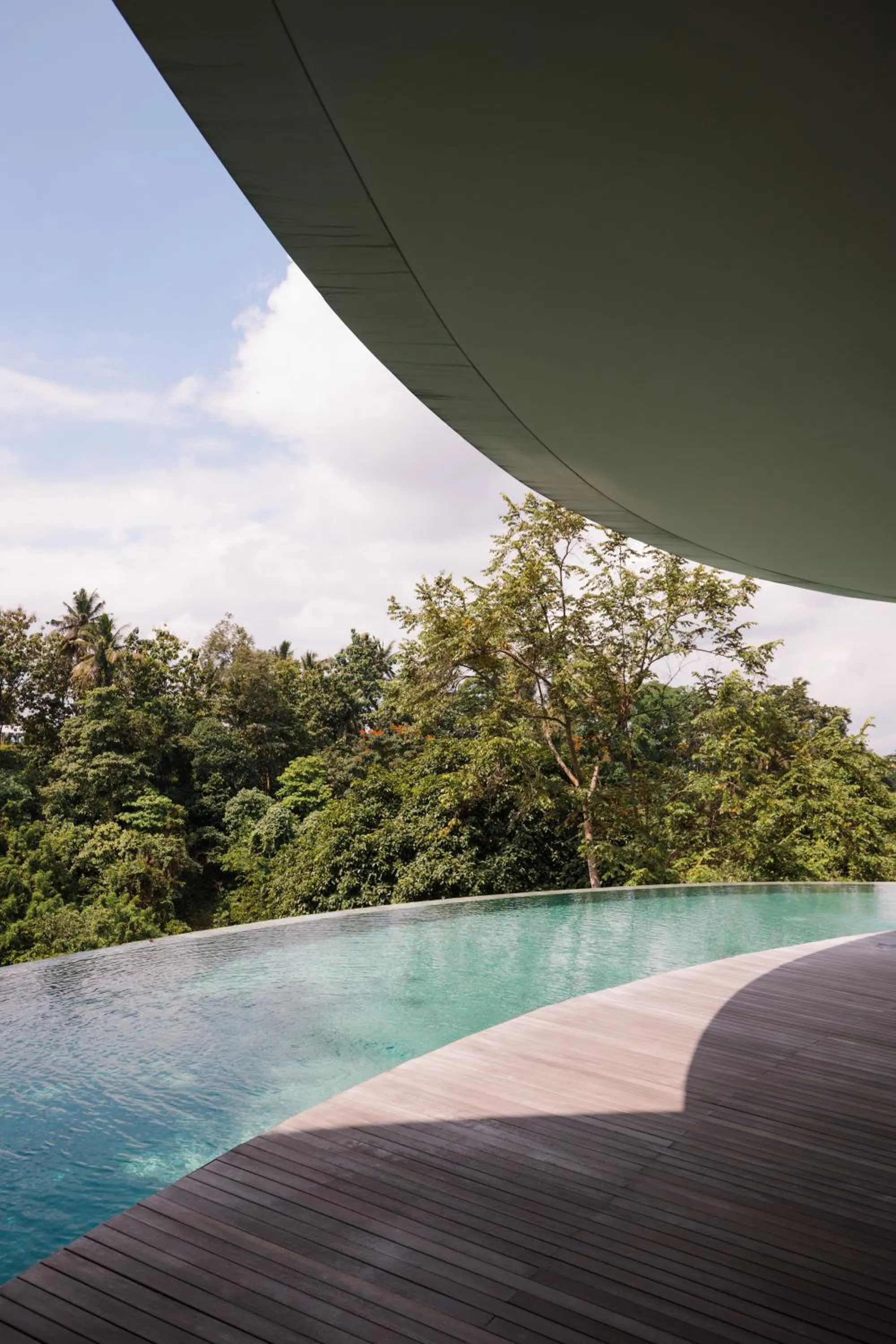 Swimming pool in Bumi Kinar Skylight