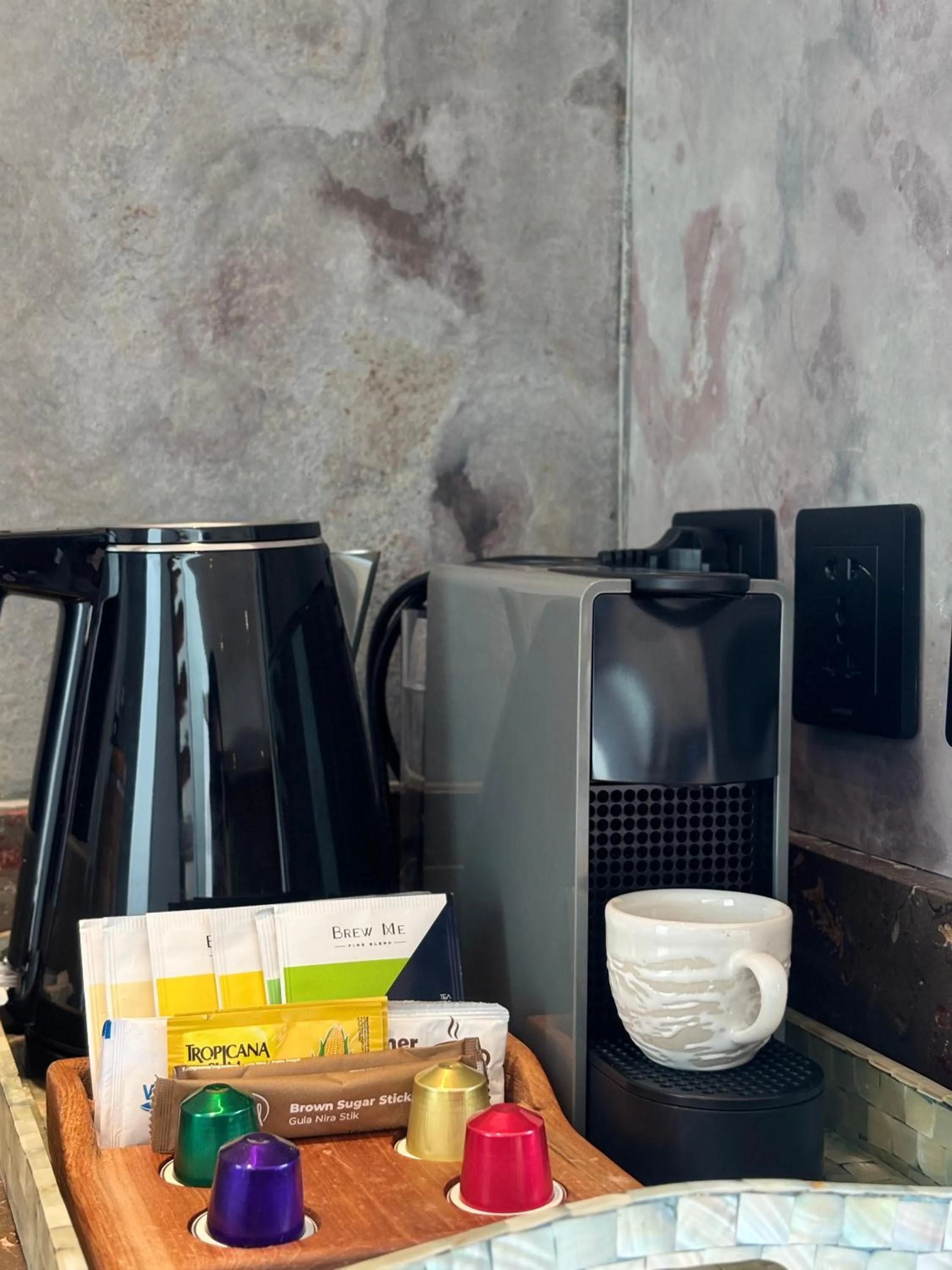 Coffee/tea facilities in Bumi Kinar Skylight